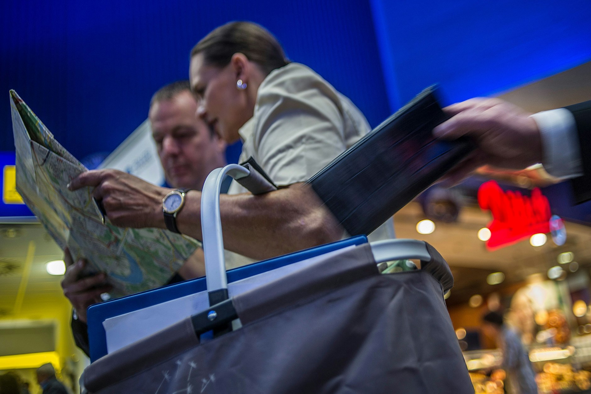 Weihnachtsmarkt: Polizei warnt vor miesen Tricks der Taschendiebe!