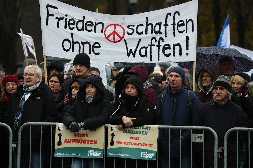 Ein Bundesland zwischen Aufrüstung, Wirtschaftsinteressen und dem Ruf nach Frieden