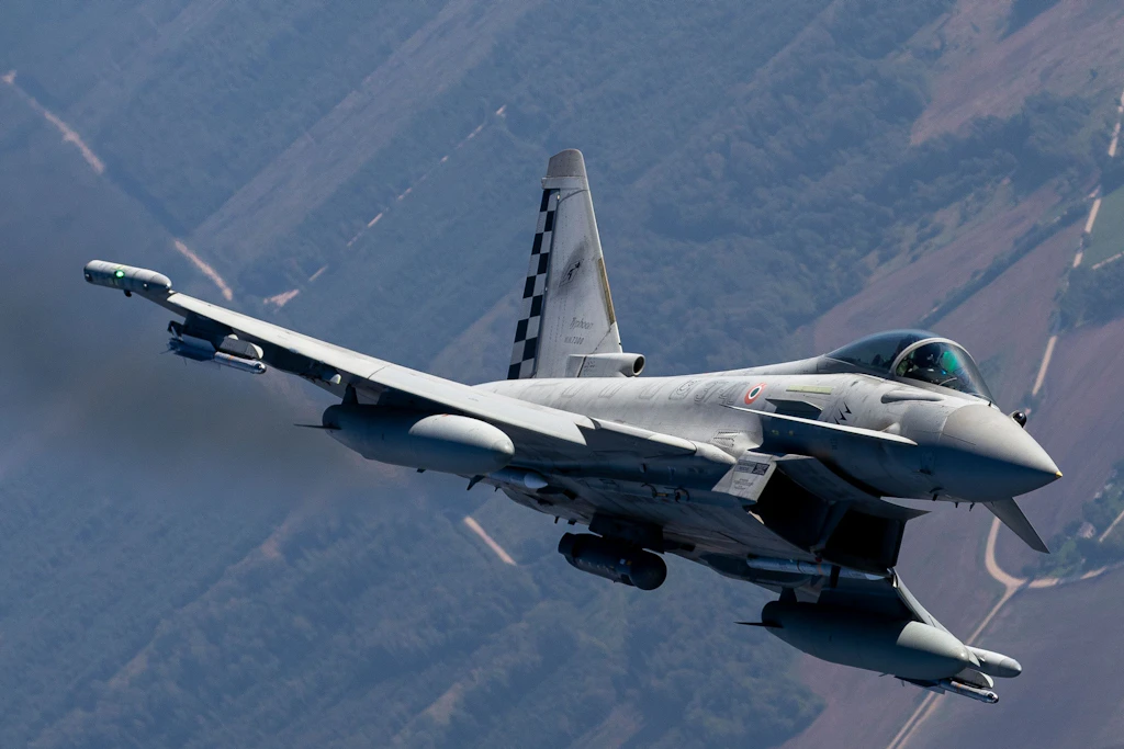 Ein Eurofighter der Luftwaffe kommt zur Air Magdeburg – und bringt ein Hochgeschwindigkeits-Display mit bis zu 2500 km/h über den Flughafen.
