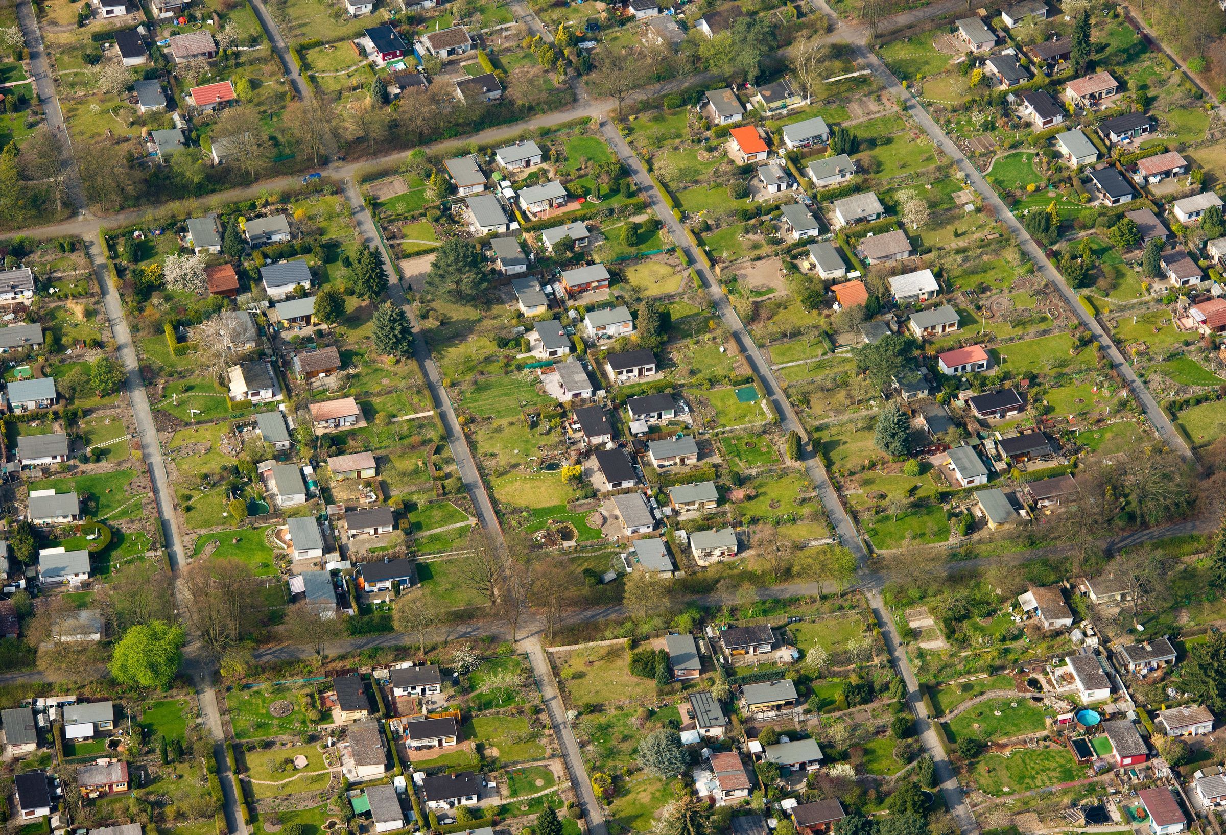 Kahlschlag in ehemaliger Kleingartenanlage in Marzahn: Dort sind nun 144 Wohnungen geplant