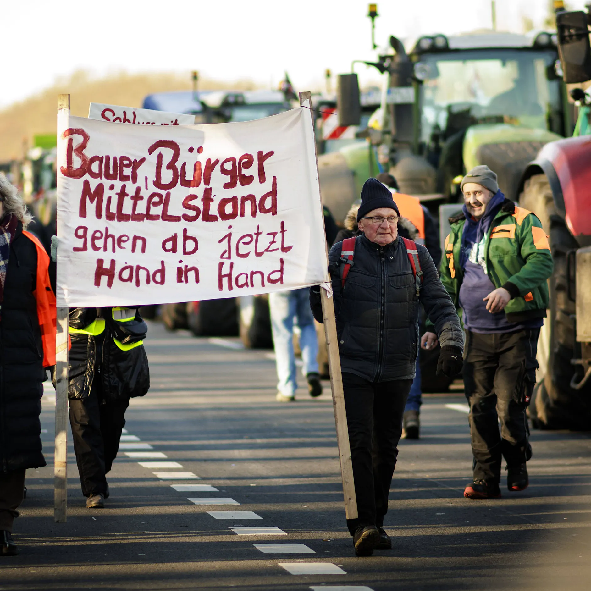 Traktoren-Demos: Scholz hält trotz Protesten an Kürzungen fest