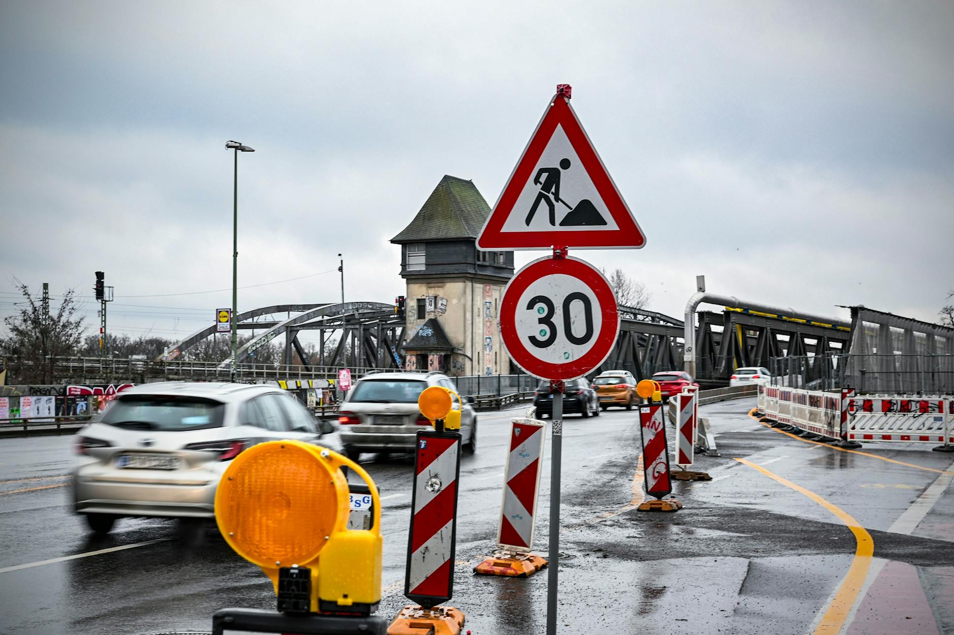 Autofahren an der Elsenbrücke macht seit Jahren keinen Spaß mehr.