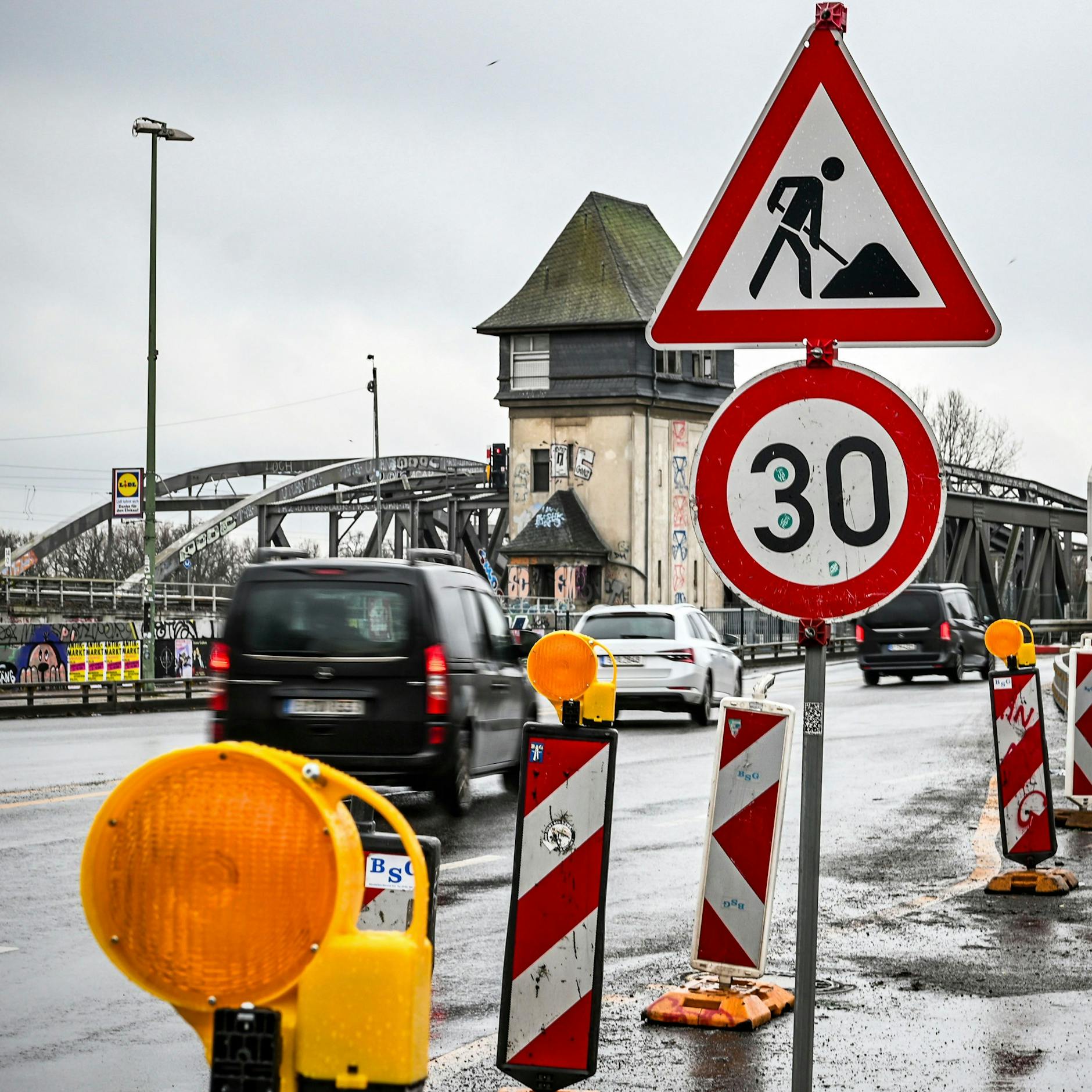 Image - Nerv-Baustelle Elsenbrücke: Verkehrssenatorin feiert den Baufortschritt