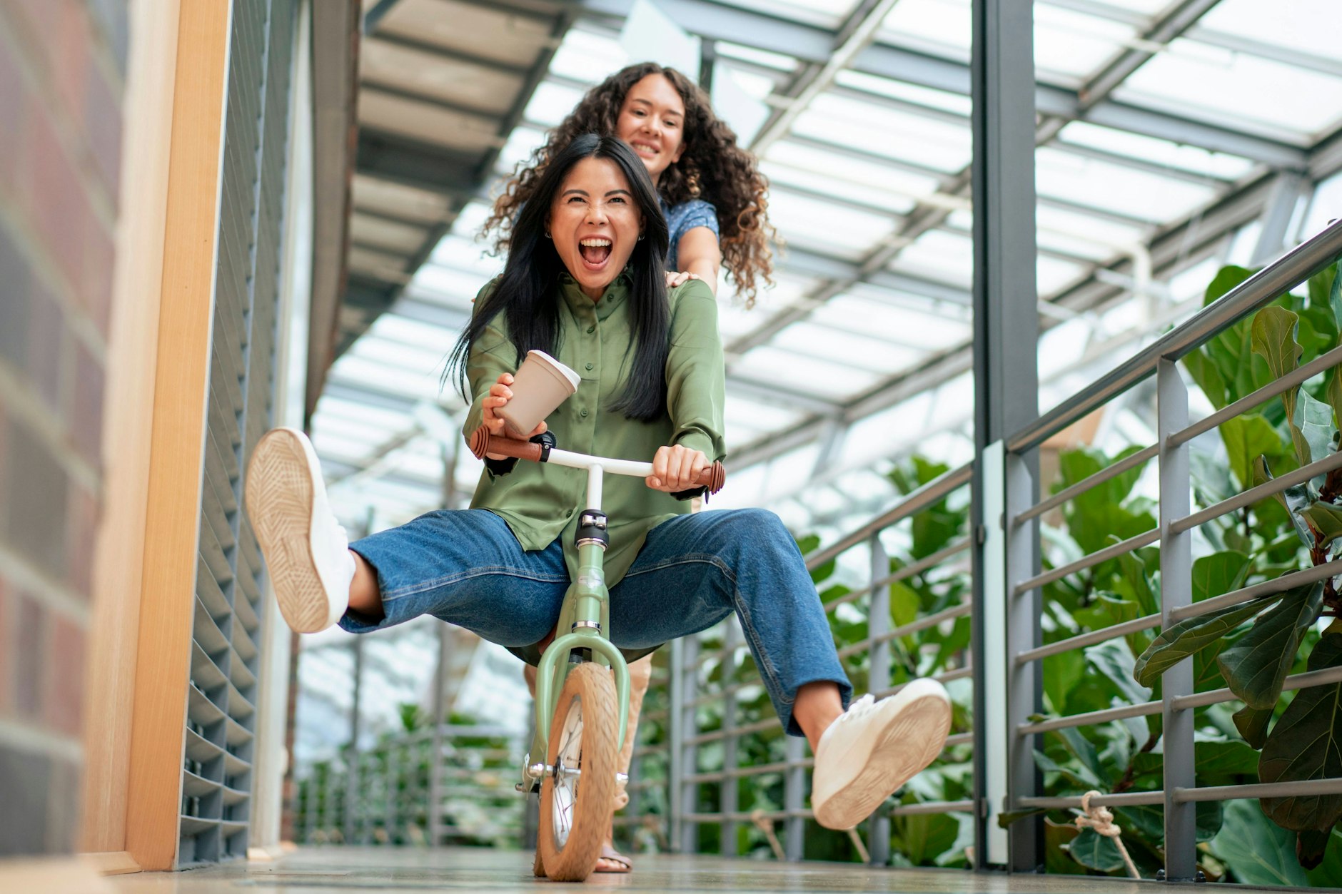 Im März stehen für drei Sternzeichen die Zeichen auf Rückenwind.