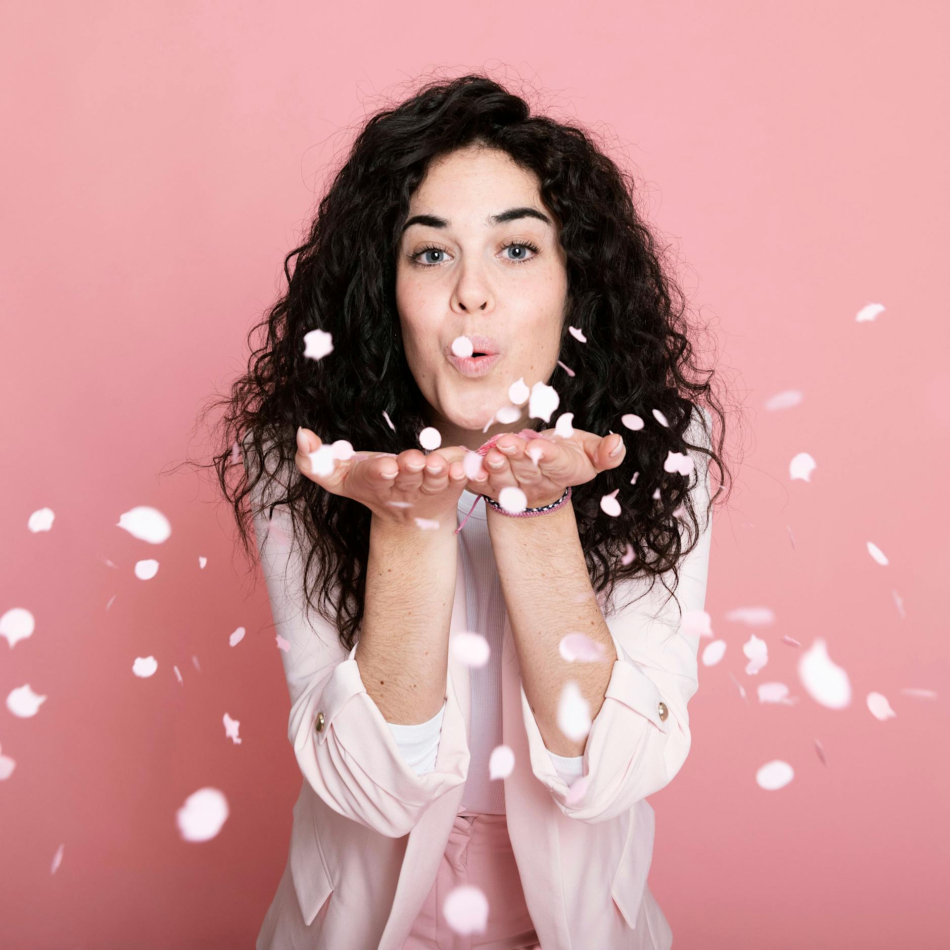 Horoskop für den 22. Februar: Ein gefühlvoller Sonntag voller Nähe!