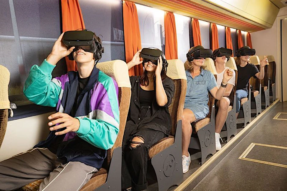 Begib Dich auf eine spannende virtuelle Zeitreise in die 80er und erlebe das geteilte Berlin mit Mauer und Zeitzeugen.