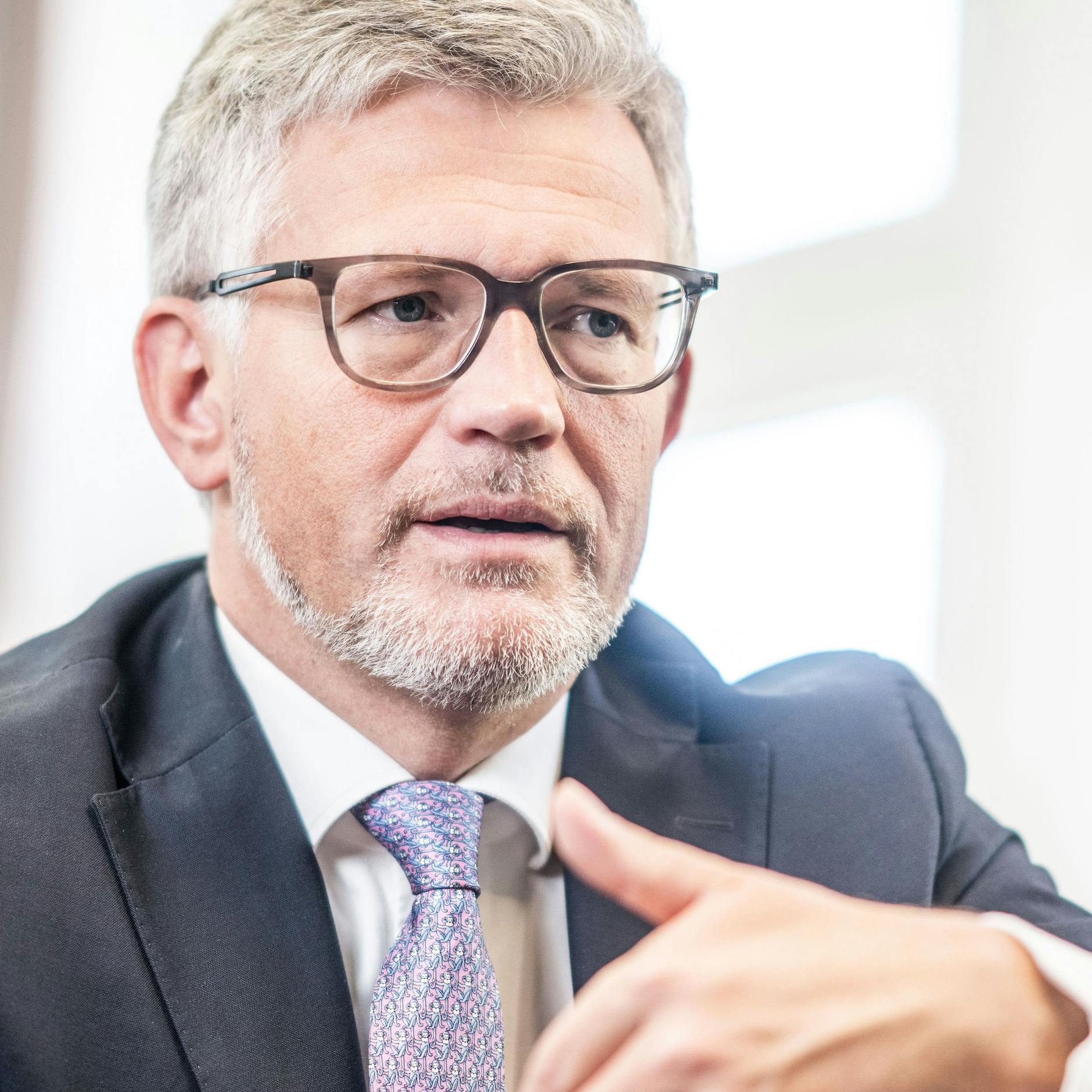 Image - Streit eskaliert: Melnyk nennt Mützenich „widerlichsten Politiker Deutschlands“ – Lauterbach kontert