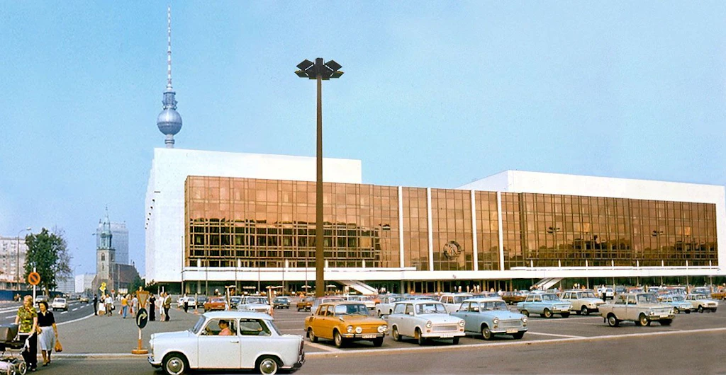 DDR-Architekt klagt an: Palast der Republik – der wahre Grund für den Abriss!