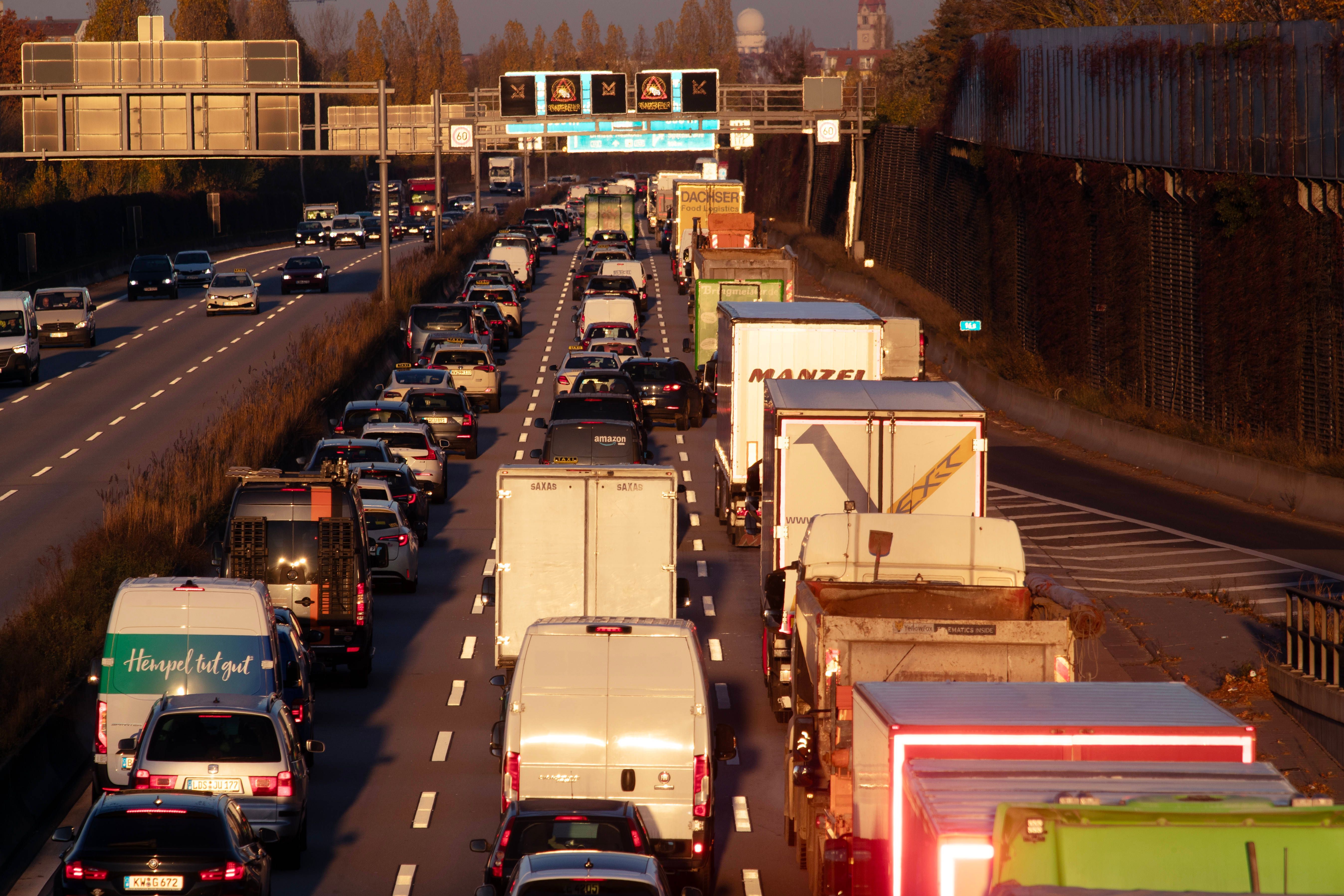 Image - Stau-Alarm auf der A100/A113: Drei Wochen Chaos auf der Berliner Stadtautobahn