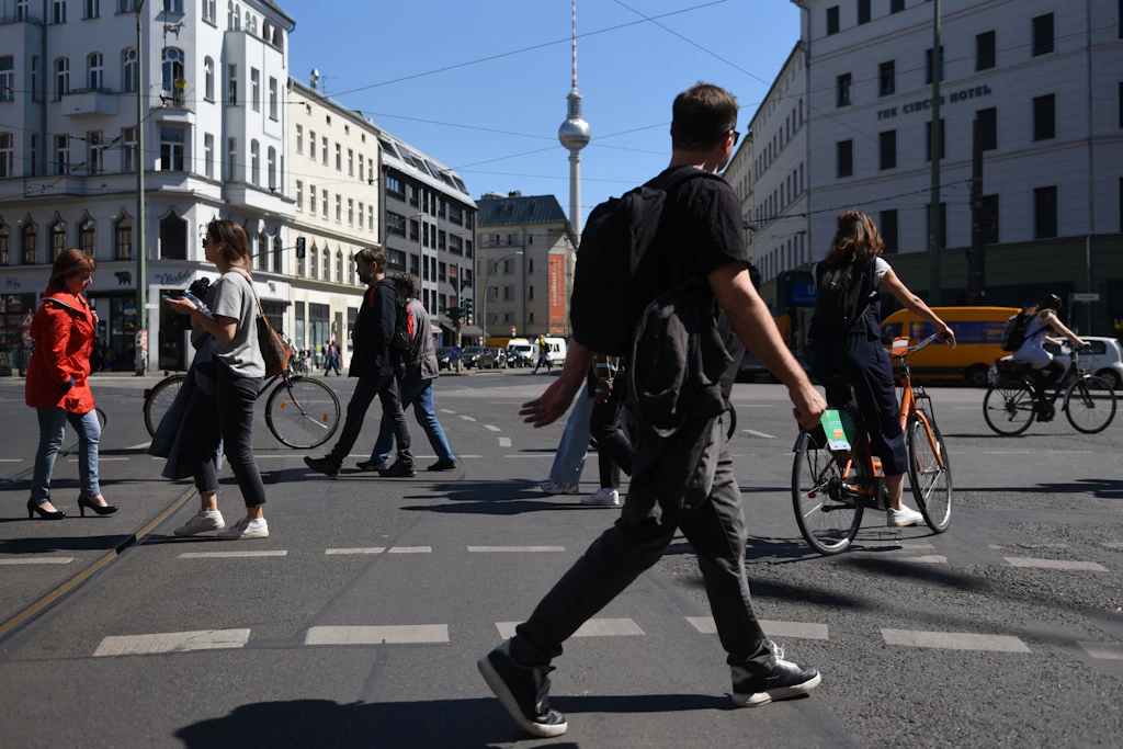 Die Torstraße in Mitte gehört zu den lebendigsten Achsen der Hauptstadt.