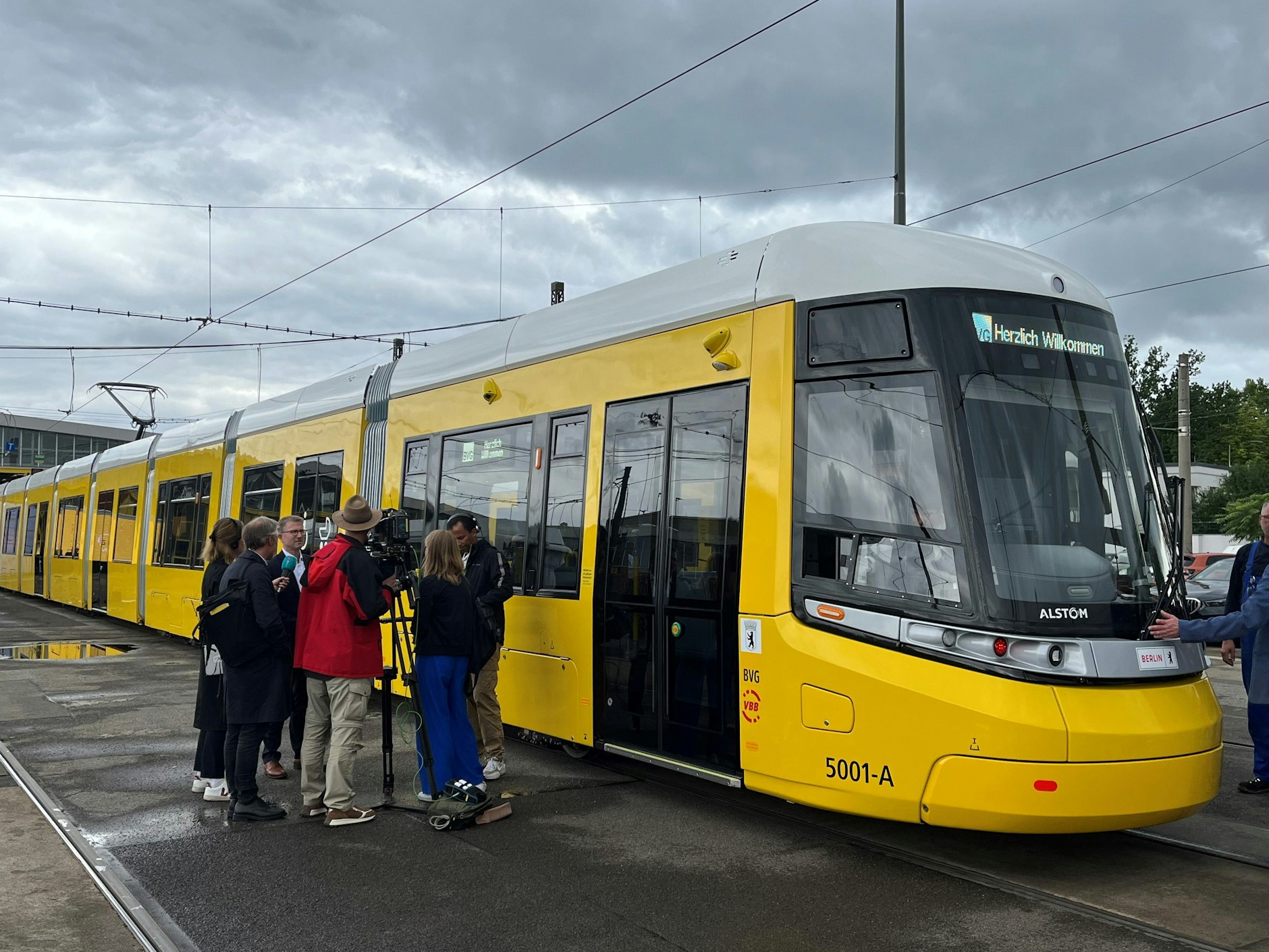 Fast 51 Meter lang: ein Urbanliner bei der Präsentation 2024