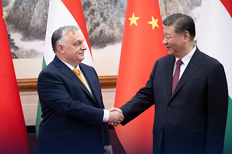 Der ungarische Regierungschef Viktor Orbán (rechts) ist in China eingetroffen.&nbsp;