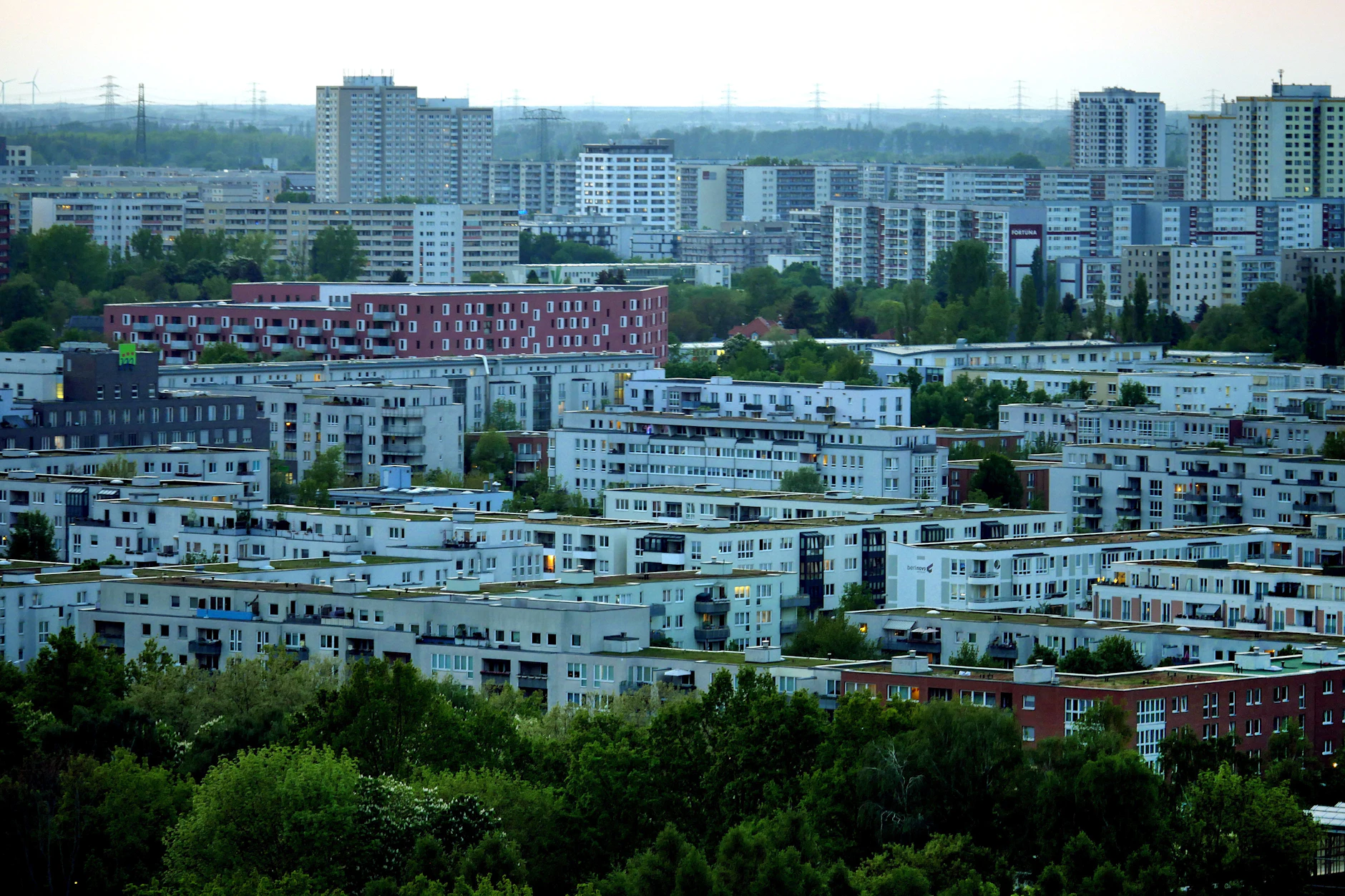 Blick auf Wohngebiete in Marzahn-Hellersdorf.