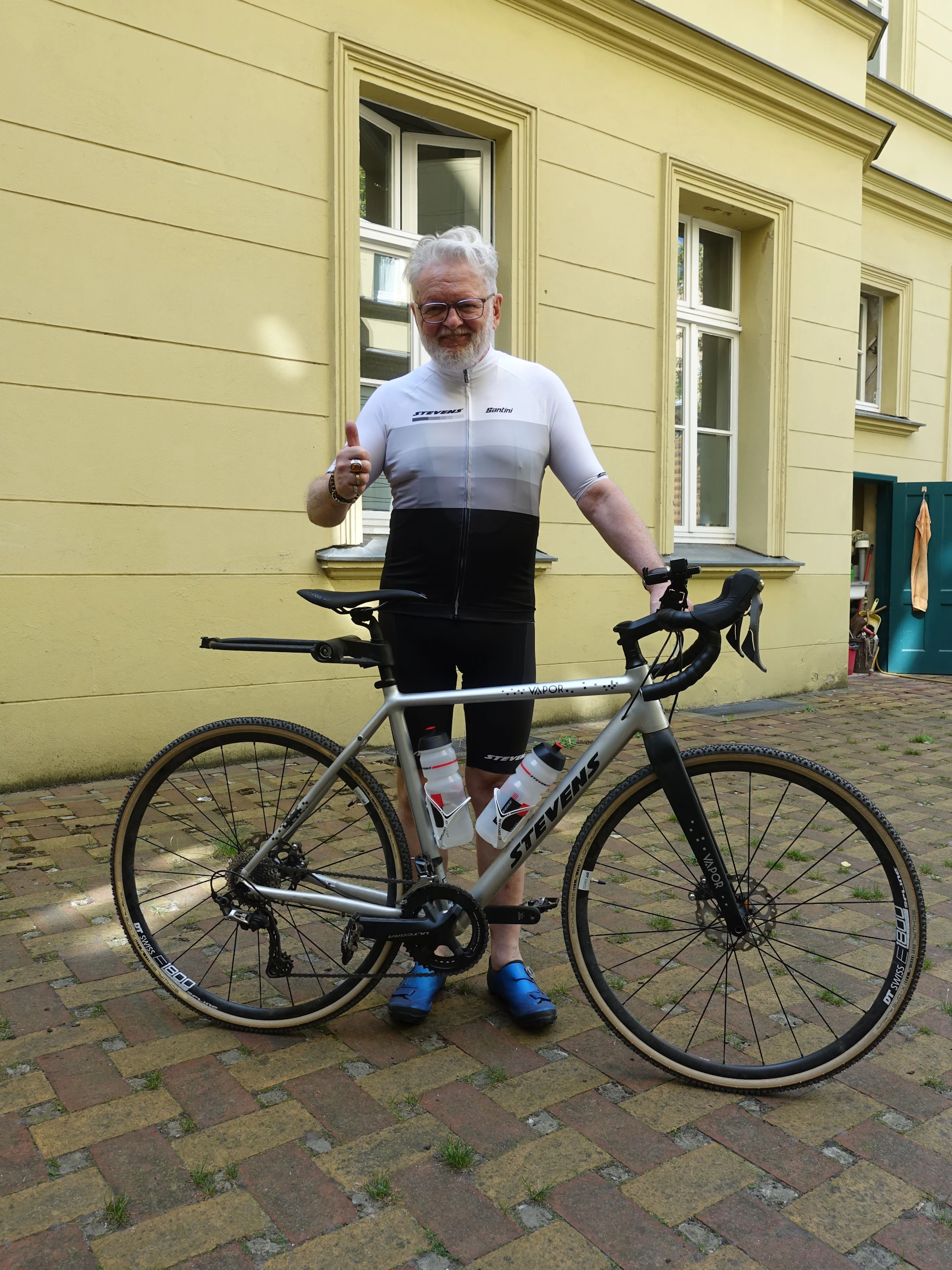 Am Montag, seinem 70. Geburtstag, startet Stefan Dürr (69) zu seiner Radtour nach Paris.