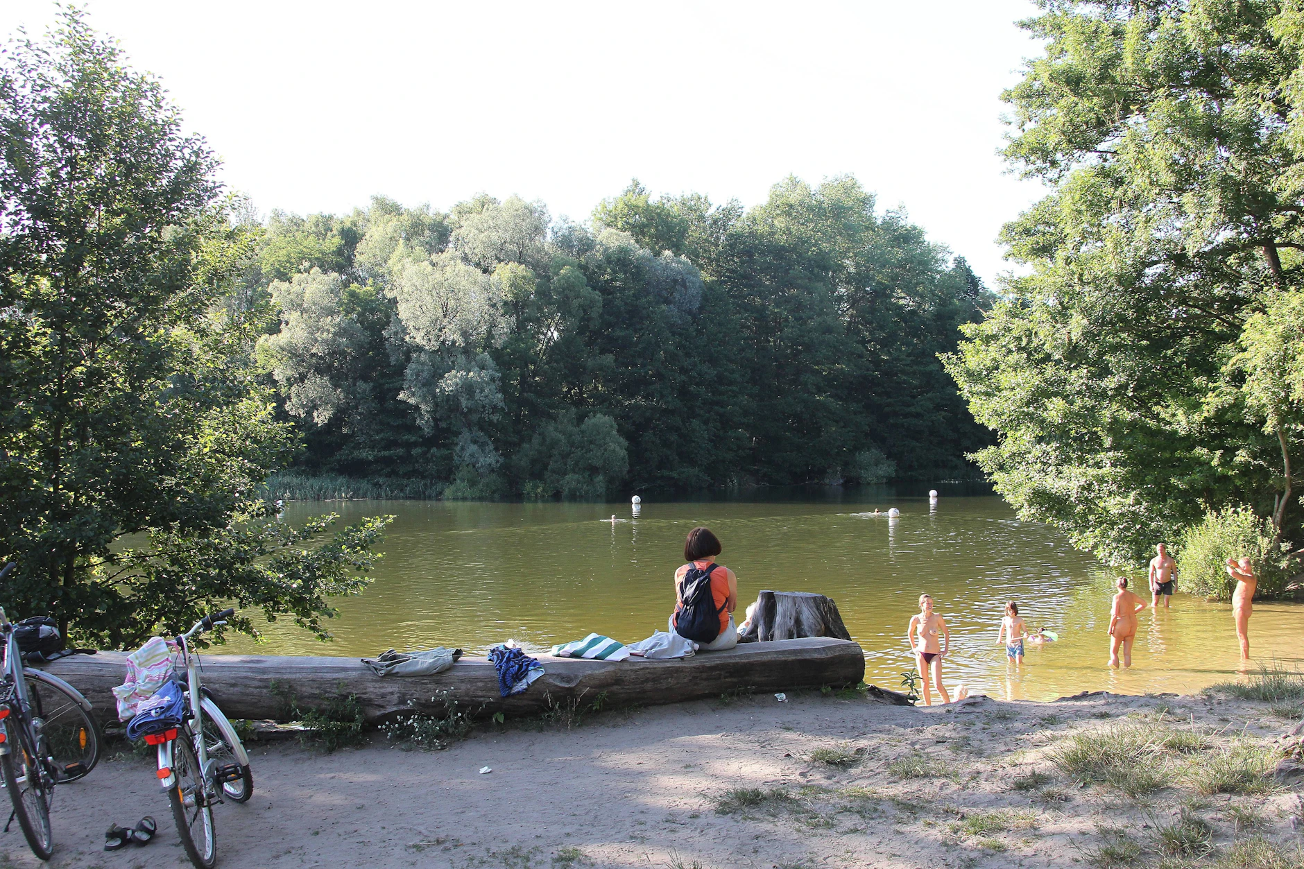 Das Amt warnt vor dem Baden im Teufelssee.