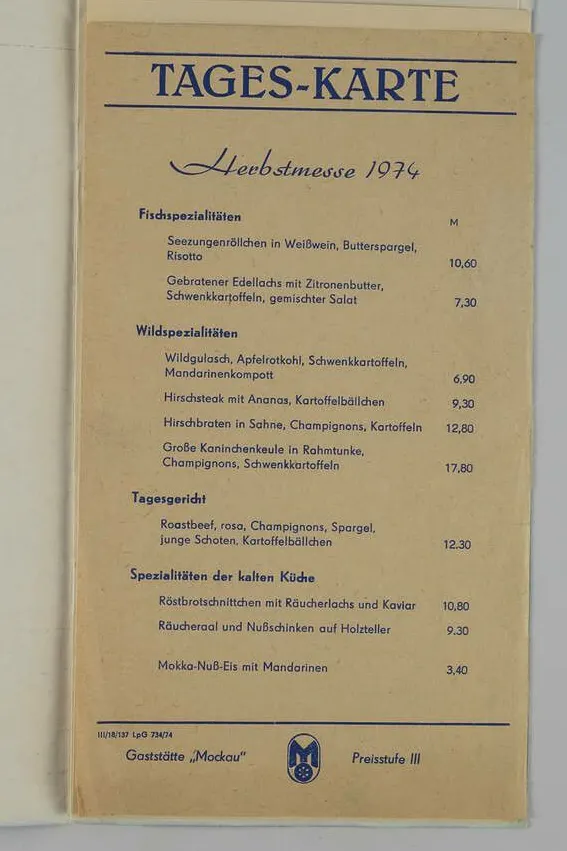 Das Berliner DDR Museum in der Karl-Liebknecht-Straße hat diese Mitropa-Speisekarte vom Flughafen Leipzig aufbewahrt.