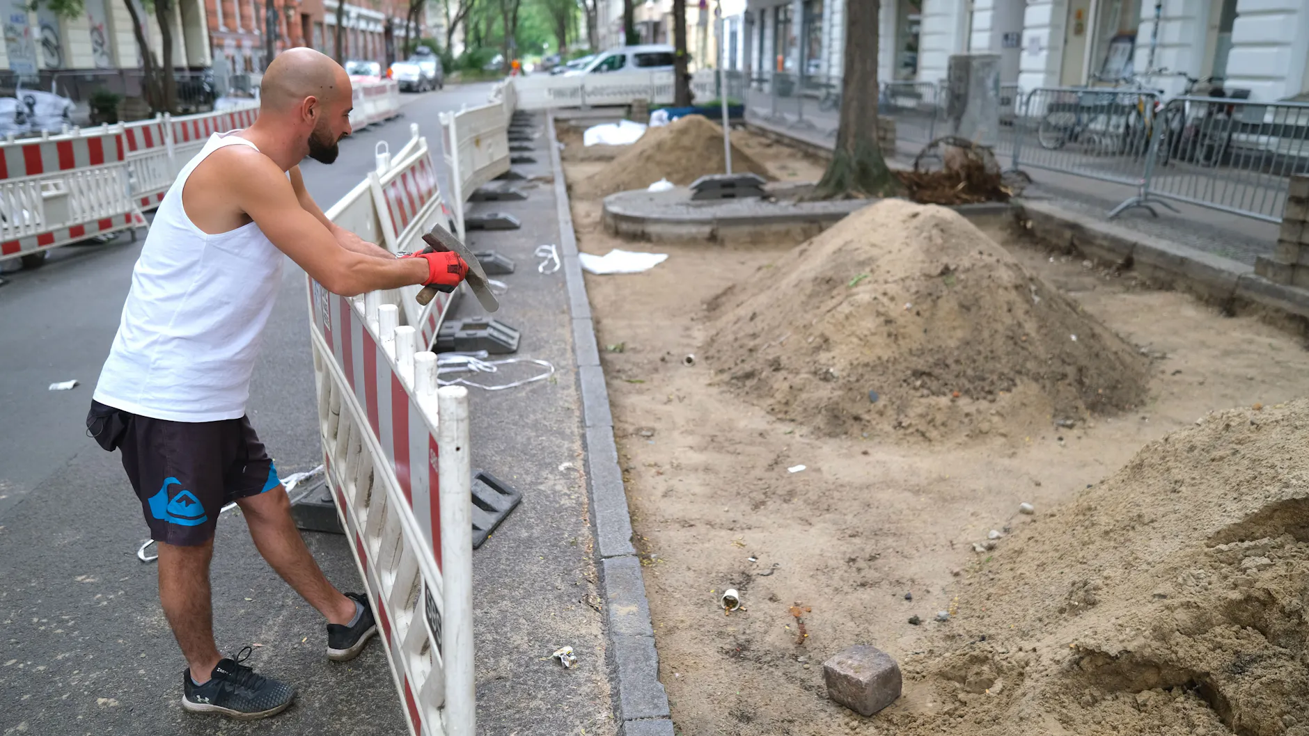 Erst wurden im Graefekiez viele Parkplätze wegrationalisiert, jetzt werden die restlichen zur Parkzone.
