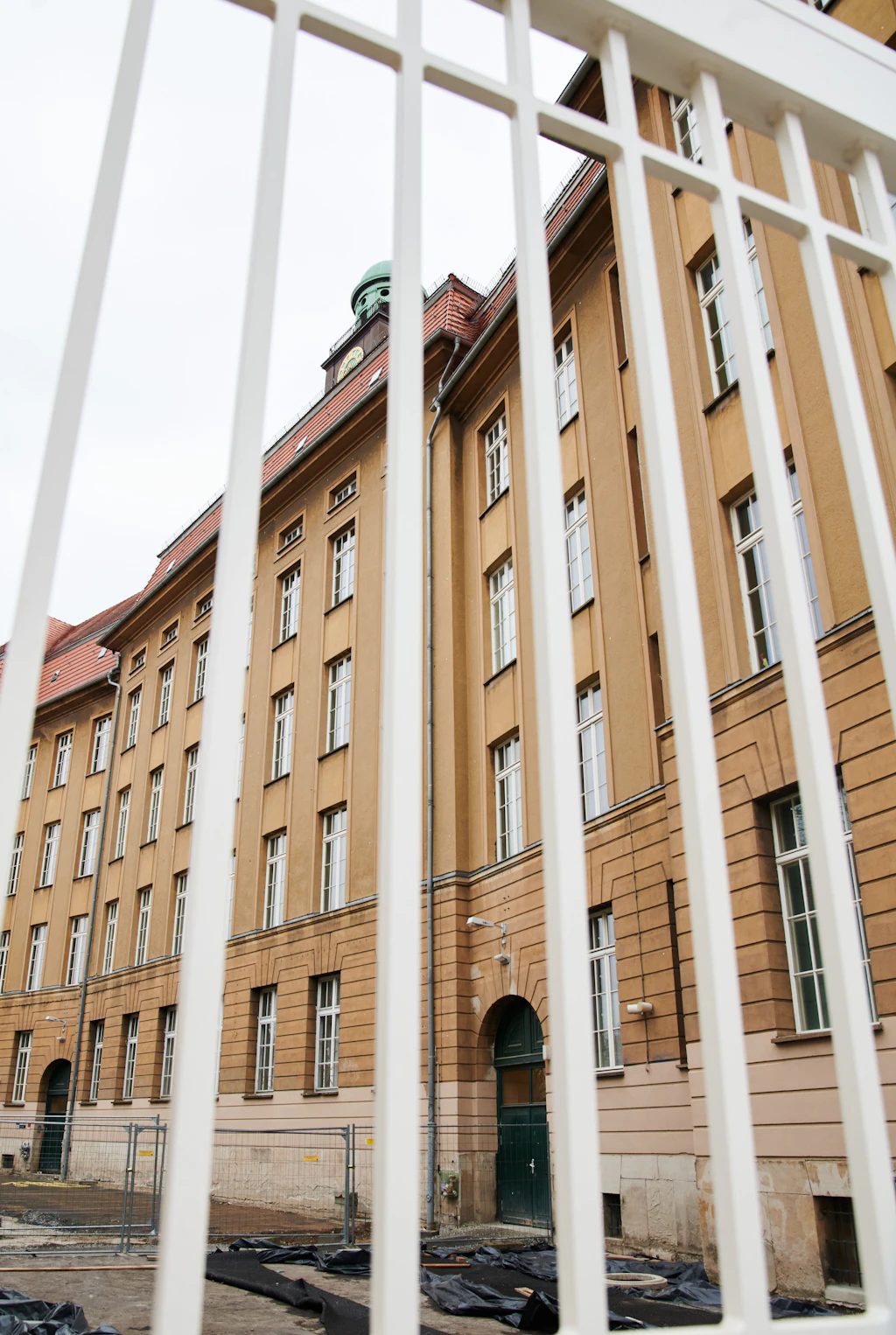 Droh-Mails an Berliner Schulen: Mindestens eine Schule geschlossen