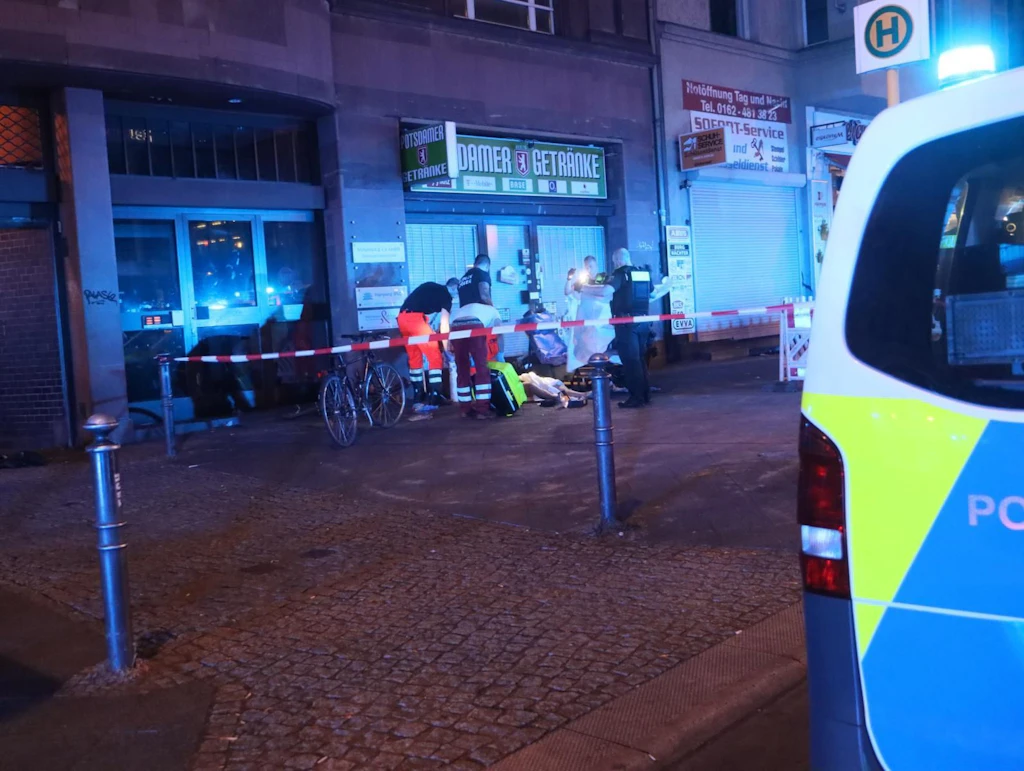 VIDEO: Schüsse aus Auto – Toter und Verletzte bei Schießerei in Berlin-Schöneberg