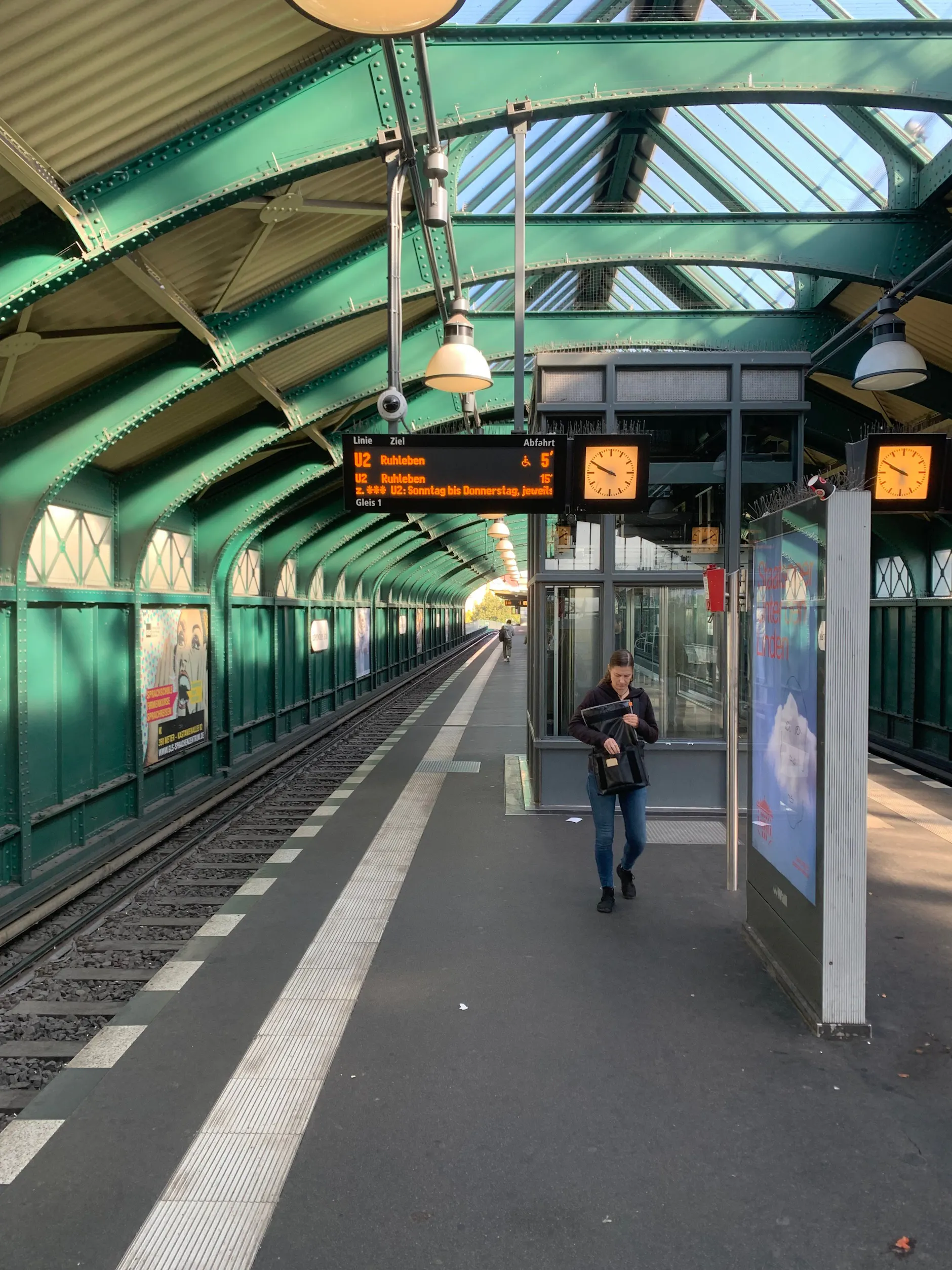 Zu wenig Züge auf der U2: Es kommt am Dienstag von Wartezeiten von bis zu zehn Minuten.