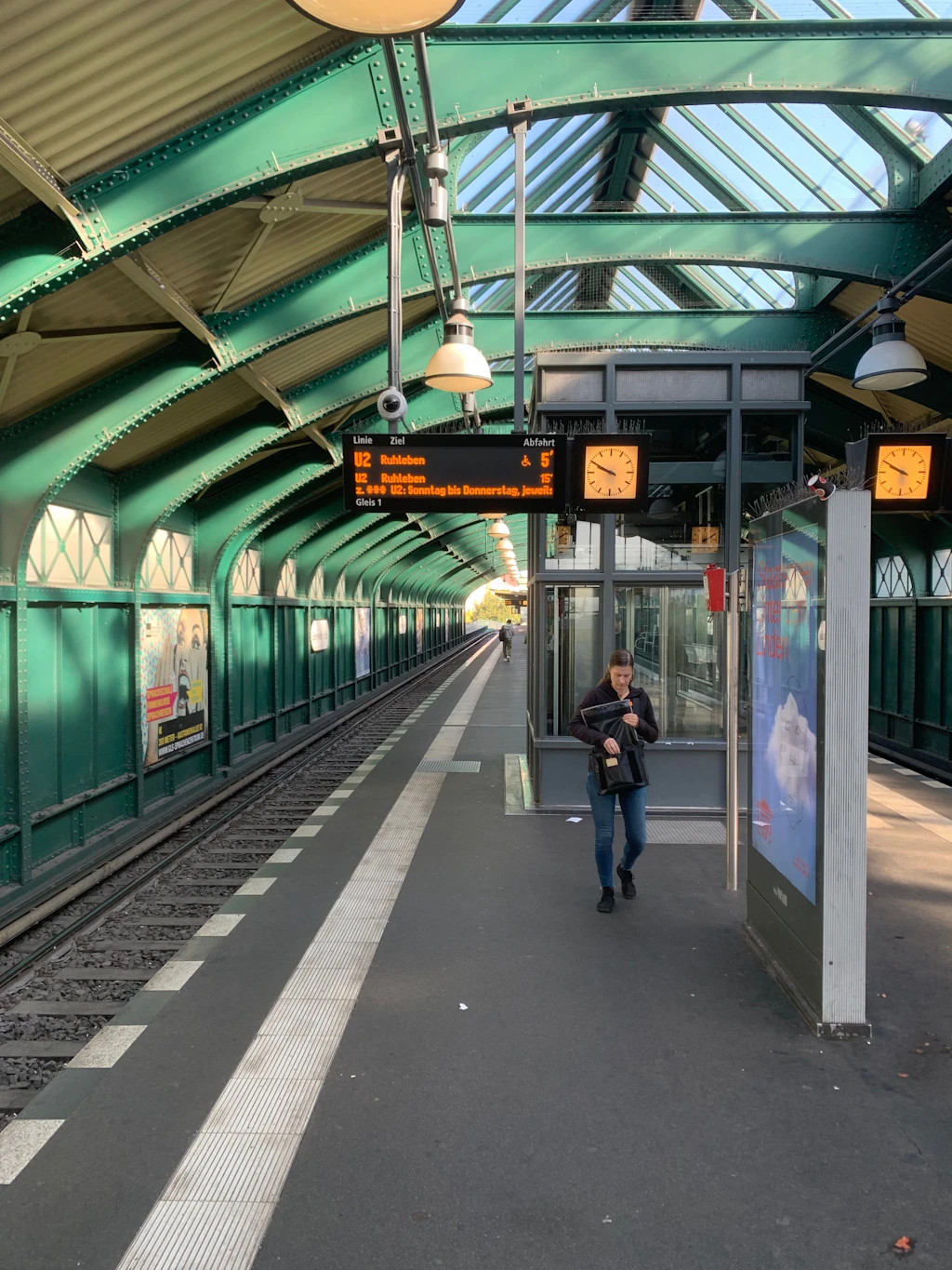 Zu wenig Züge auf der U2: Es kommt am Dienstag von Wartezeiten von bis zu zehn Minuten.