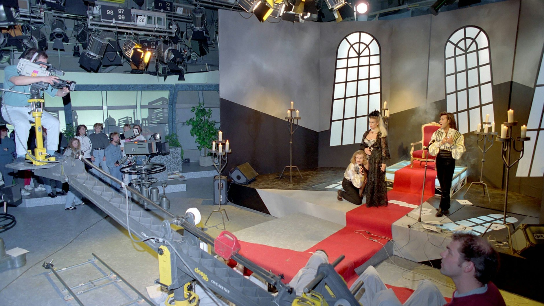 Die schwedische Pop-Band Army of Lovers bei einem Auftritt im „Elf99“-Studio&nbsp;