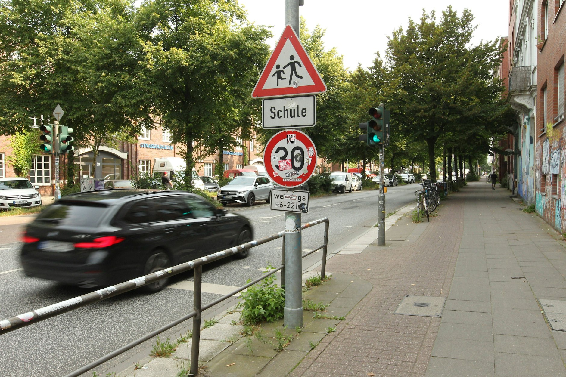 Der CDU-geführte Verkehrssenat will auch weniger Tempo-30-Zonen in Schulen.