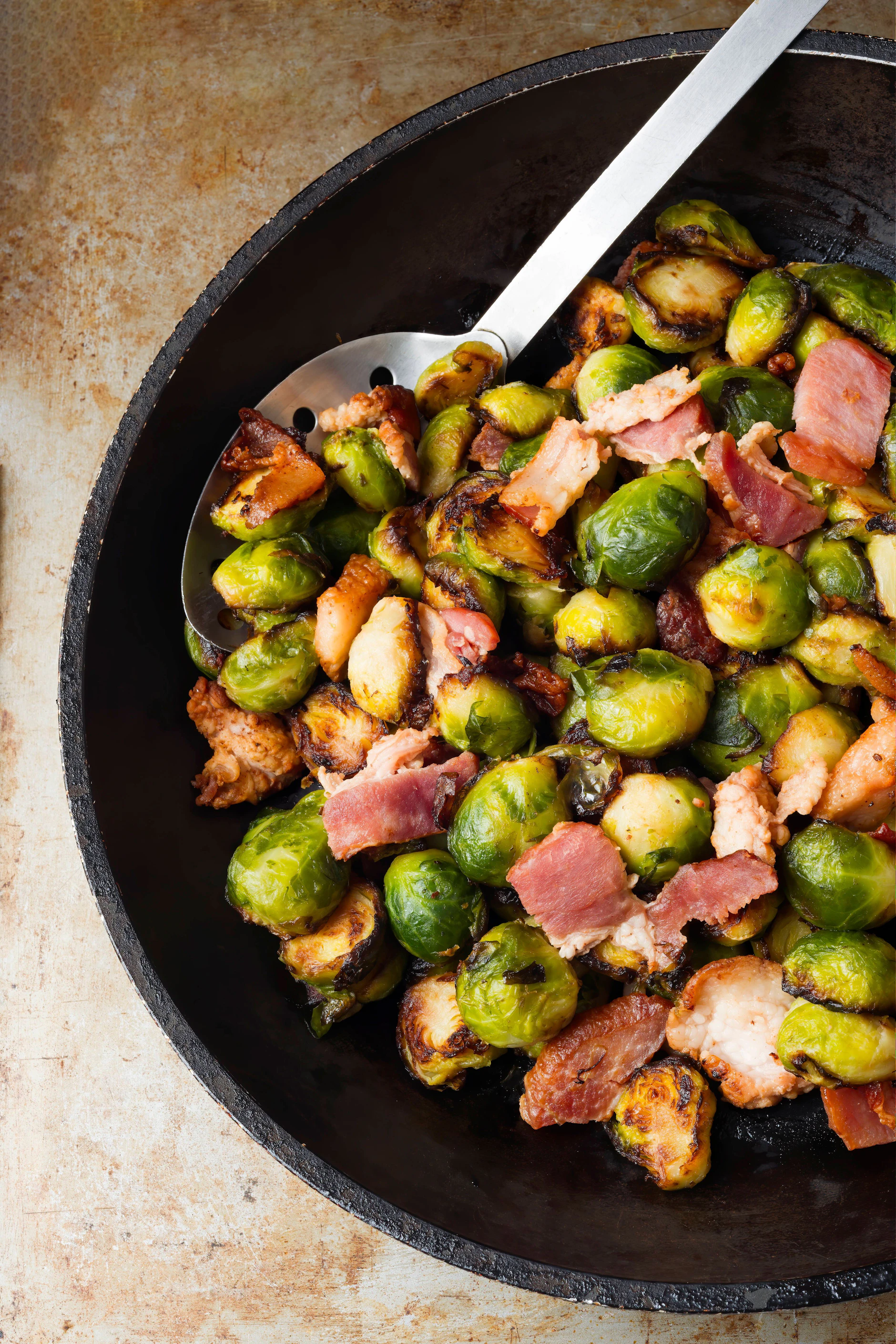 So köstlich: Gebratener Rosenkohl aus der Pfanne – das einfache Rezept