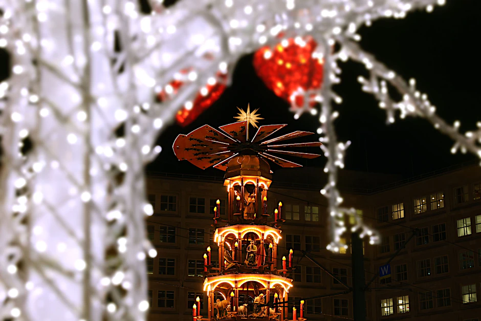Ein Dezember voller Magie – Erlebe Berlins zauberhafteste Events: Von funkelndem Weihnachtszauber bis hin zu unvergesslichen Show-Spektakeln. Die Hauptstadt lädt ein zu Momenten, die Herz und Seele berühren.