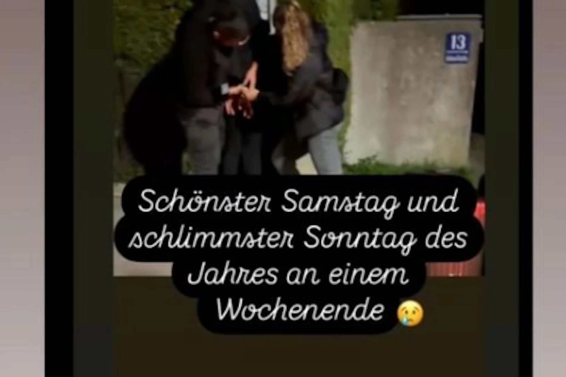 Dieses Foto wurde zuerst von Delia G. gepostet, dann von Angie Teubner kommentiert und von Delia mit einem weiteren Kommentar gerepostet.