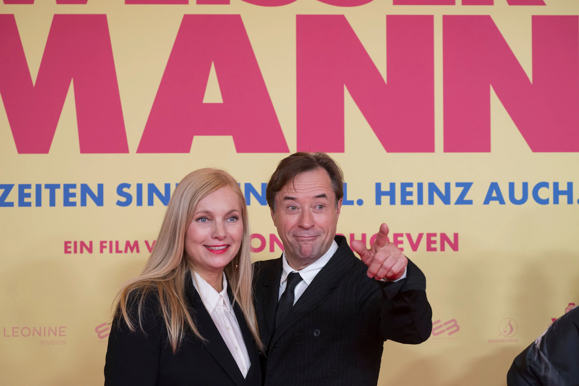 Jan Josef Liefers und Nadja Uhl auf dem roten Teppich bei der Weltpremiere des Films „Alter weißer Mann“.