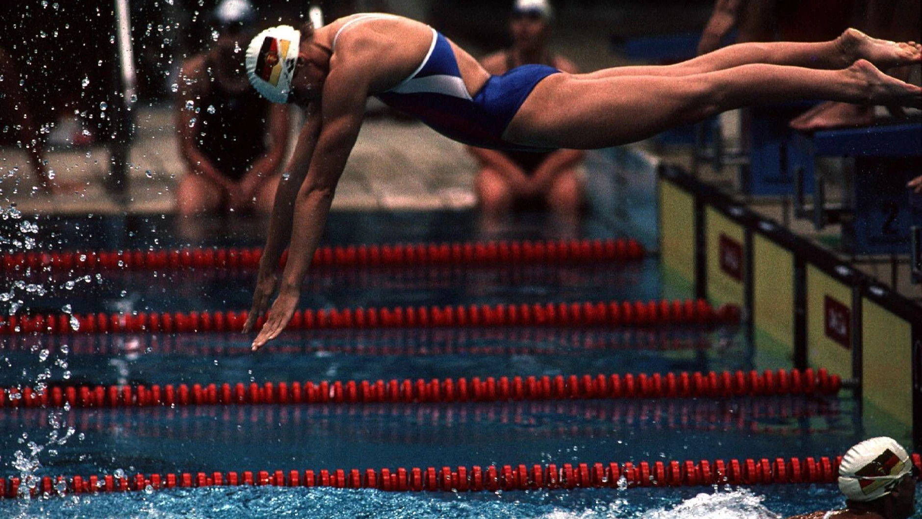 Auf die Plätze, fertig, los: Sechsmal sprang Kristin Otto bei den Olympia-Finalwettkämpfen im Jahre 1988 ins Wasser, sechsmal holte sie Gold.