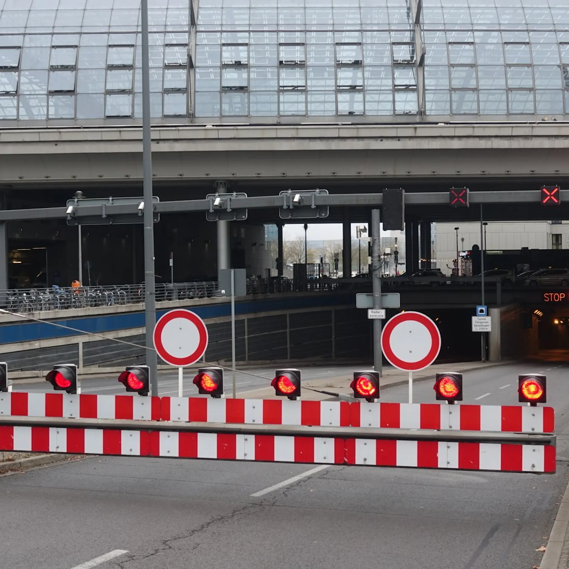 Berliner Schildbürgerstreich: Tiergartentunnel dicht – der Grund ist irre!