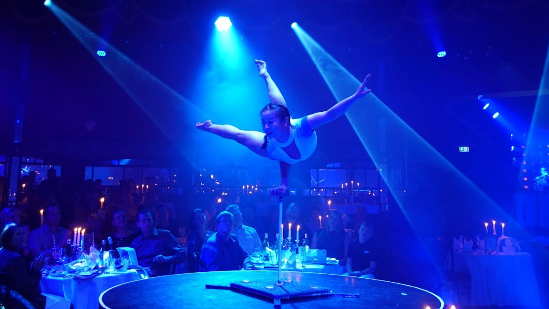 Immer nah am Zuschauer: Junru Wang hat in China die TV-Sendung „China’s Got Talent“ gewonnen und war mit dem Cirque du Soleil auf Tour.