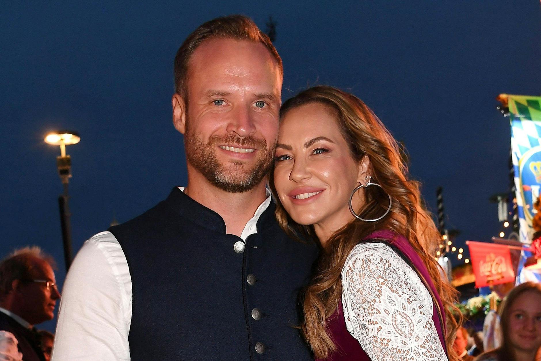 Sandy und ihr neuer Partner Alexander beim Oktoberfest