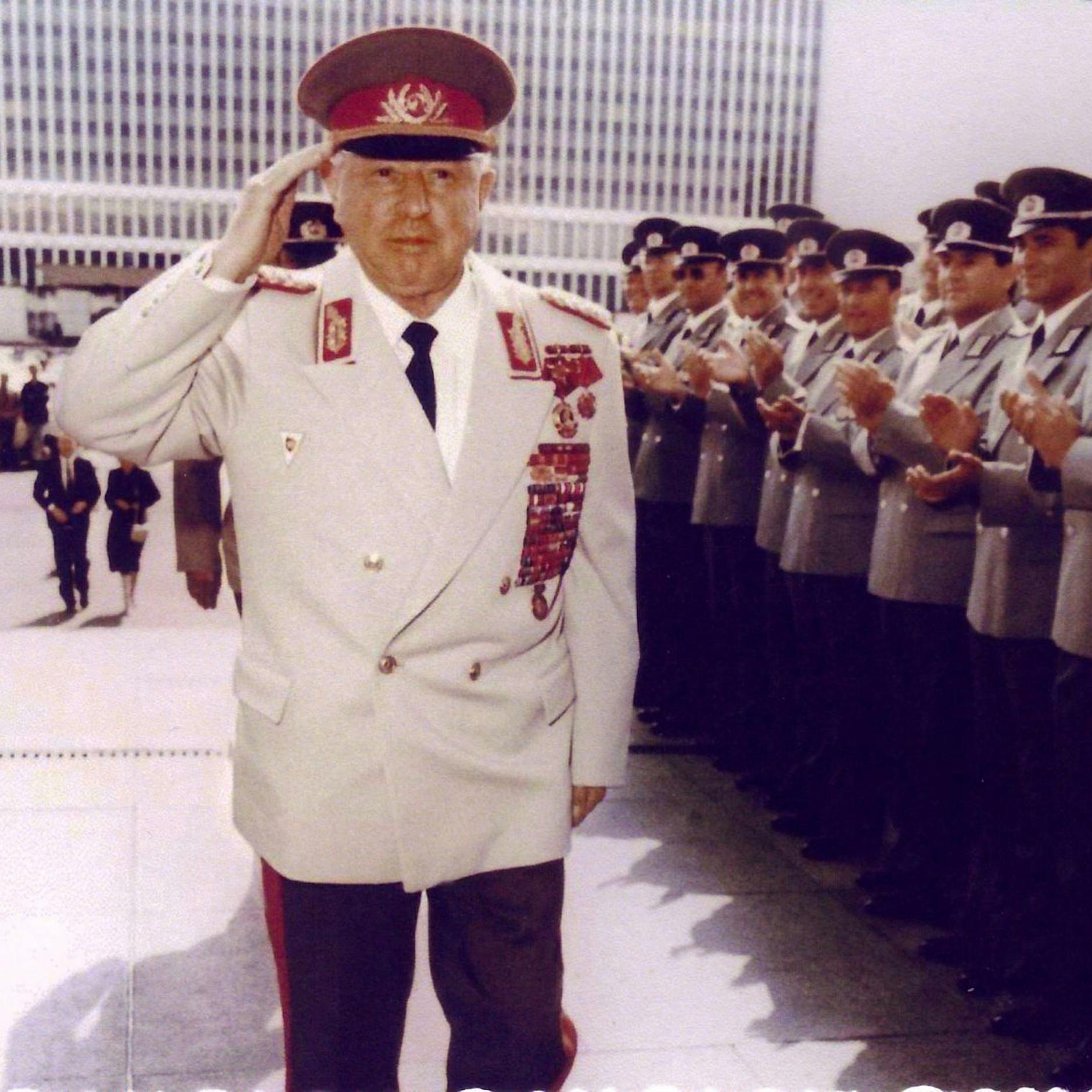 Erich Mielkes „Ich liebe euch doch alle“-Rede: Er stand unter Drogen