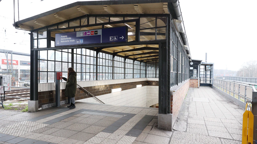 Der S-Bahnhof Köpenick bekommt einen zweiten Ausgang, Treppen und Aufzüge sollen 2027 fertig sein. 