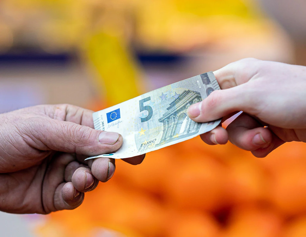 Mysteriöse Post: Liegt auch ein 5-Euro-Schein in Ihrem Briefkasten?