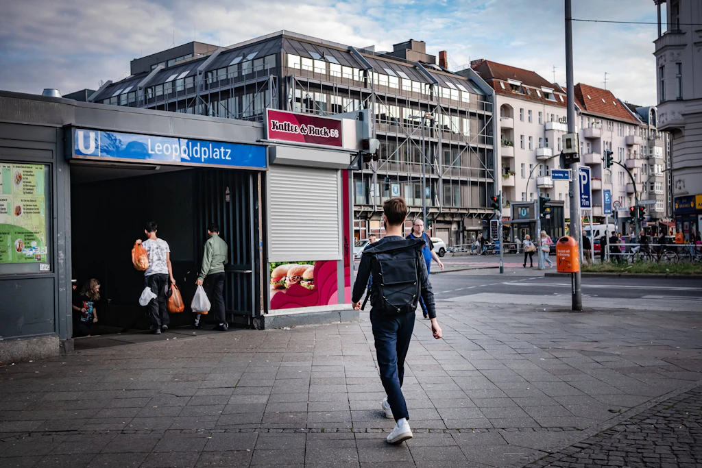 Der Leopoldplatz hat neue Leuchten erhalten. Sie sollen das Sicherheitsgefühl erhöhen.