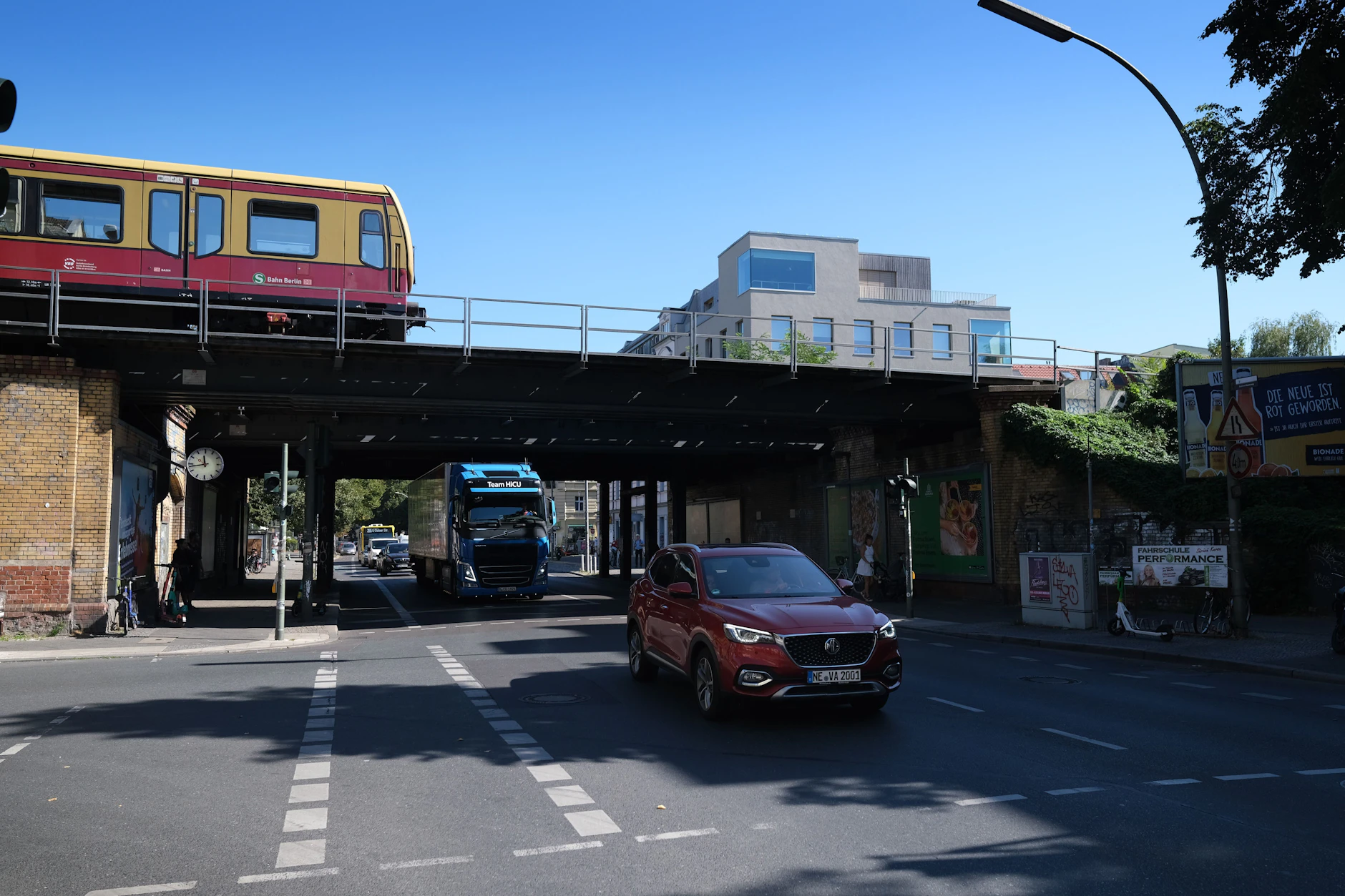 Hier fährt am Dienstagfrüh kein Auto mehr: Die Wollankstraße wird wegen Brückenarbeiten für vier Wochen komplett gesperrt.