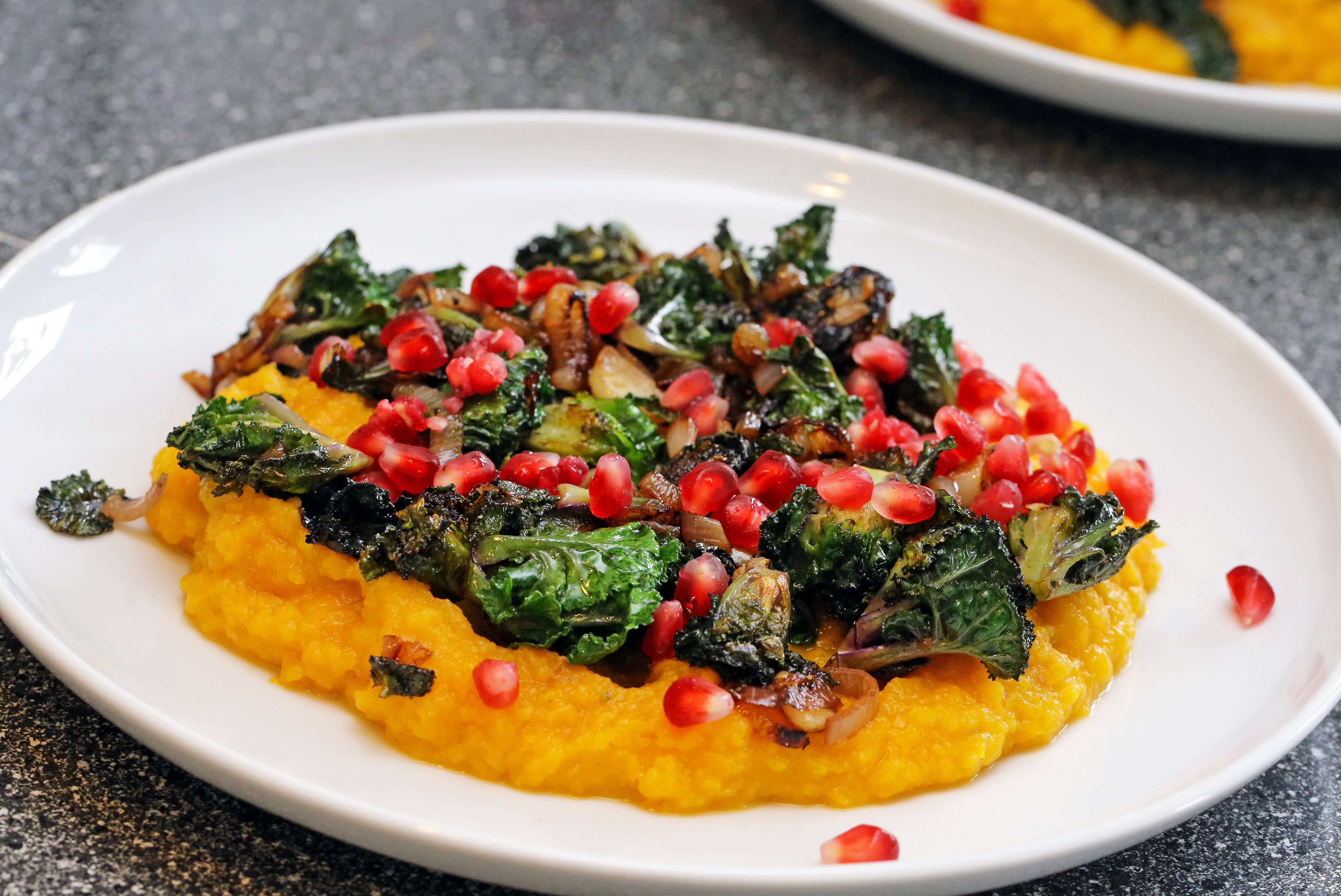 Image - Kürbispüree mit gebratenen Kalettes: Superfood für die kalte Jahreszeit