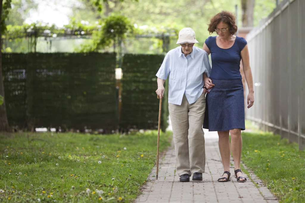 „Zumutung für Menschen in Not“ - bis zu zwei Jahre Wartezeit auf Pflege-Hilfe in Berlin