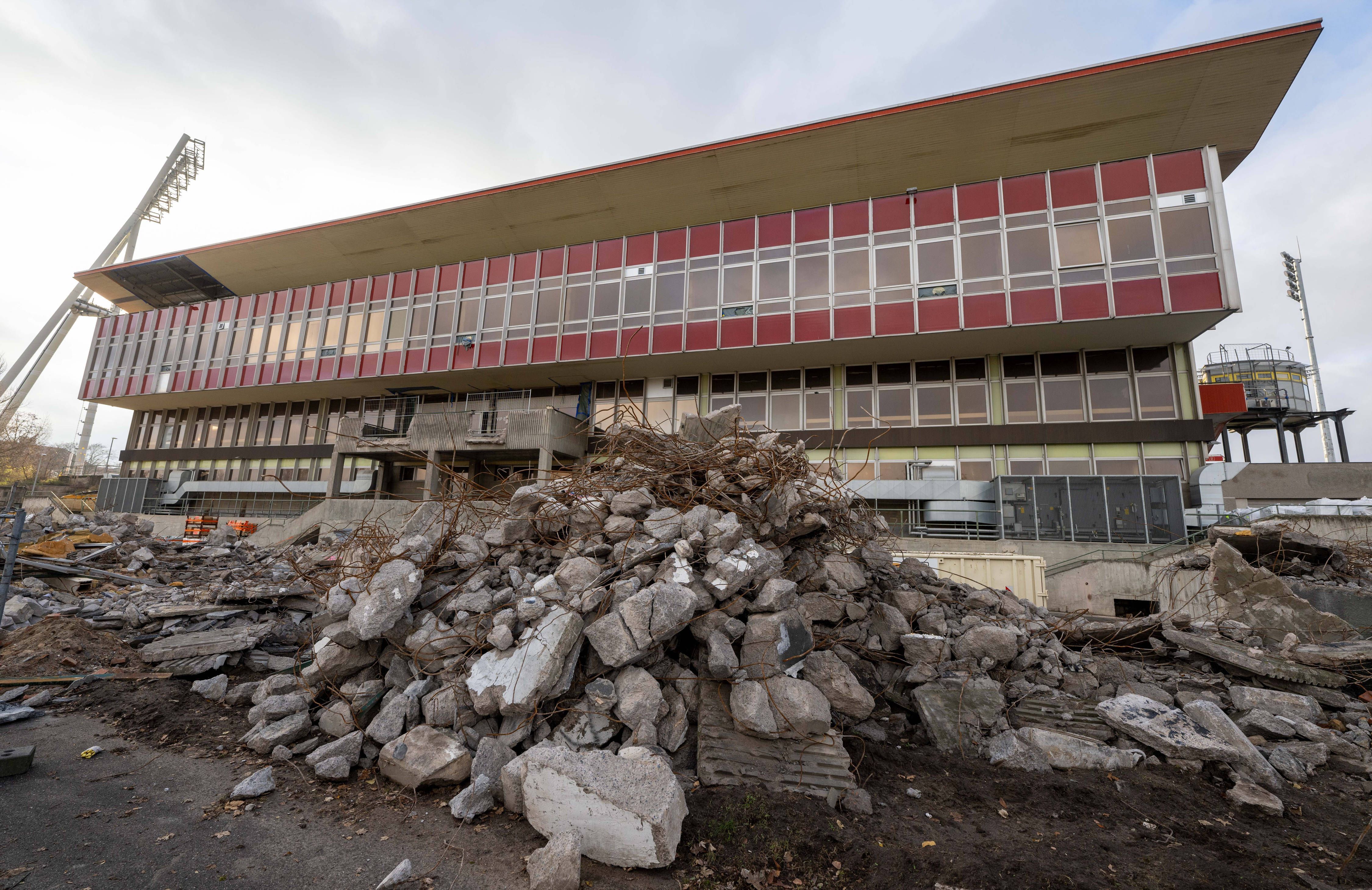 Millionen-Bingo: Senat gibt Geld für Abriss des DDR-Stadions frei
