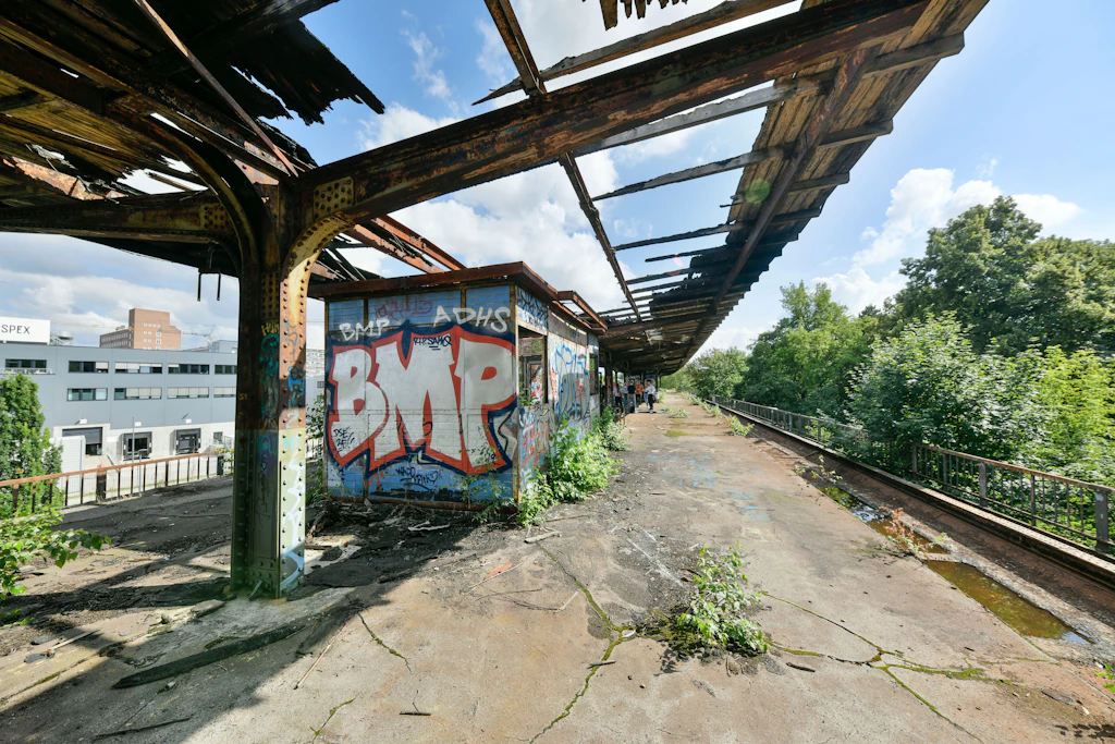 1980 fuhr zum letzten Mal eine S-Bahn von Jungfernheide nach Gartenfeld. 2029 soll die Siemensbahn wieder in Betrieb gehen.