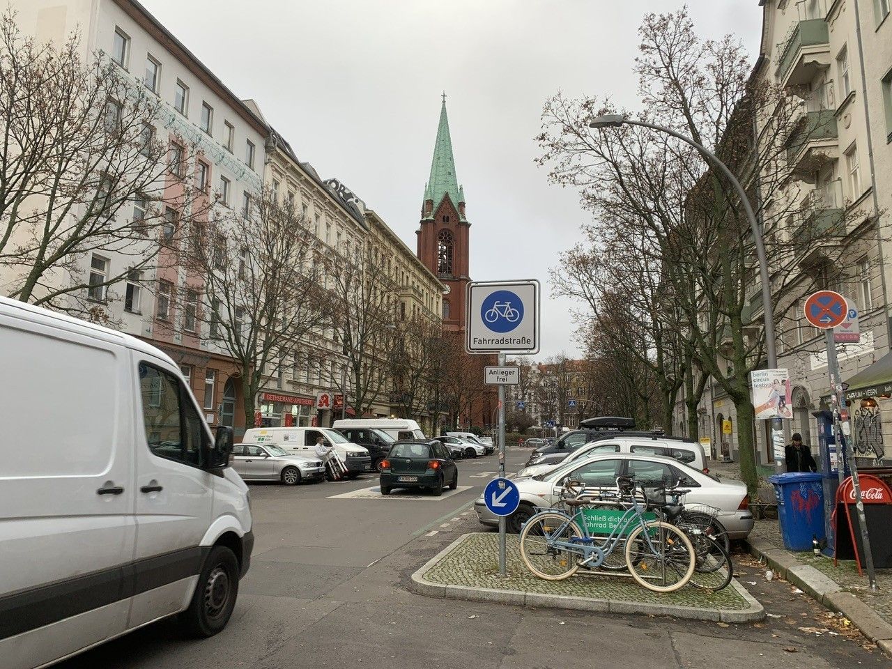 Image - Stargarder Straße wird gesperrt: Der irre Poller-Trick der CDU-Stadträtin