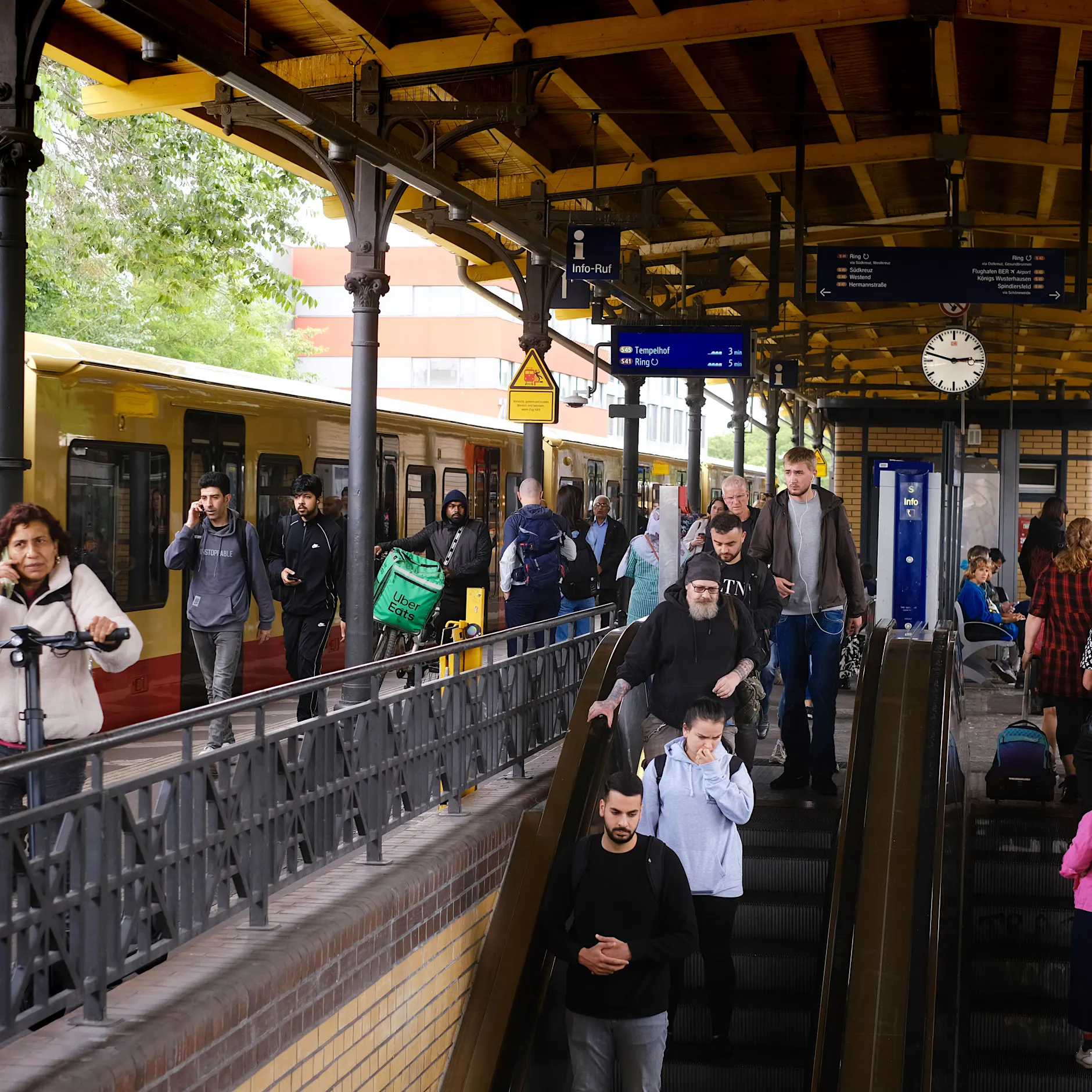 ADAC-Analyse zeigt: So tricksen BVG und S-Bahn die Berliner Öffis pünktlich