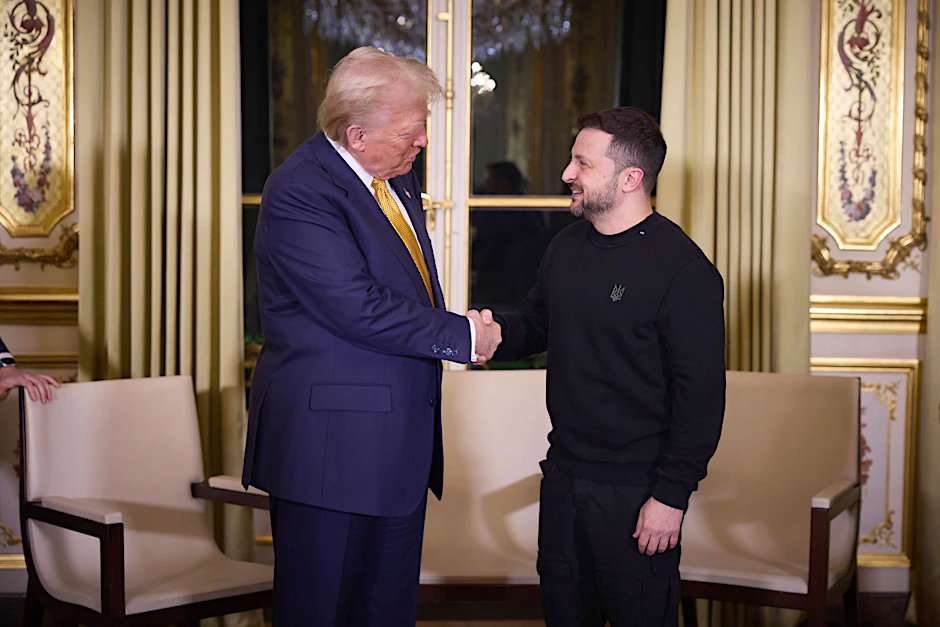 Donald Trump trifft Wolodymyr Selenskyj in Paris.
