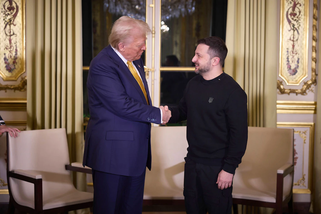Donald Trump trifft Wolodymyr Selenskyj in Paris.