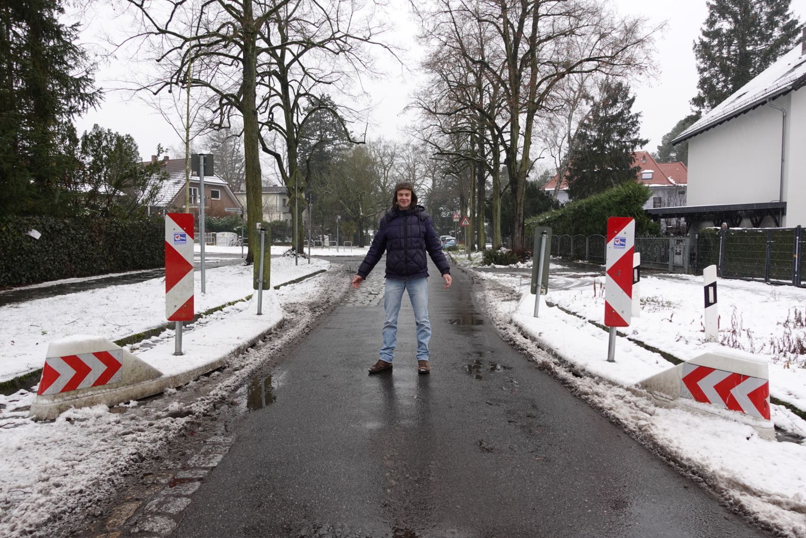 Berlin-Hermsdorf: Der Kampf um Poller an der Stadtgrenze zum Osten