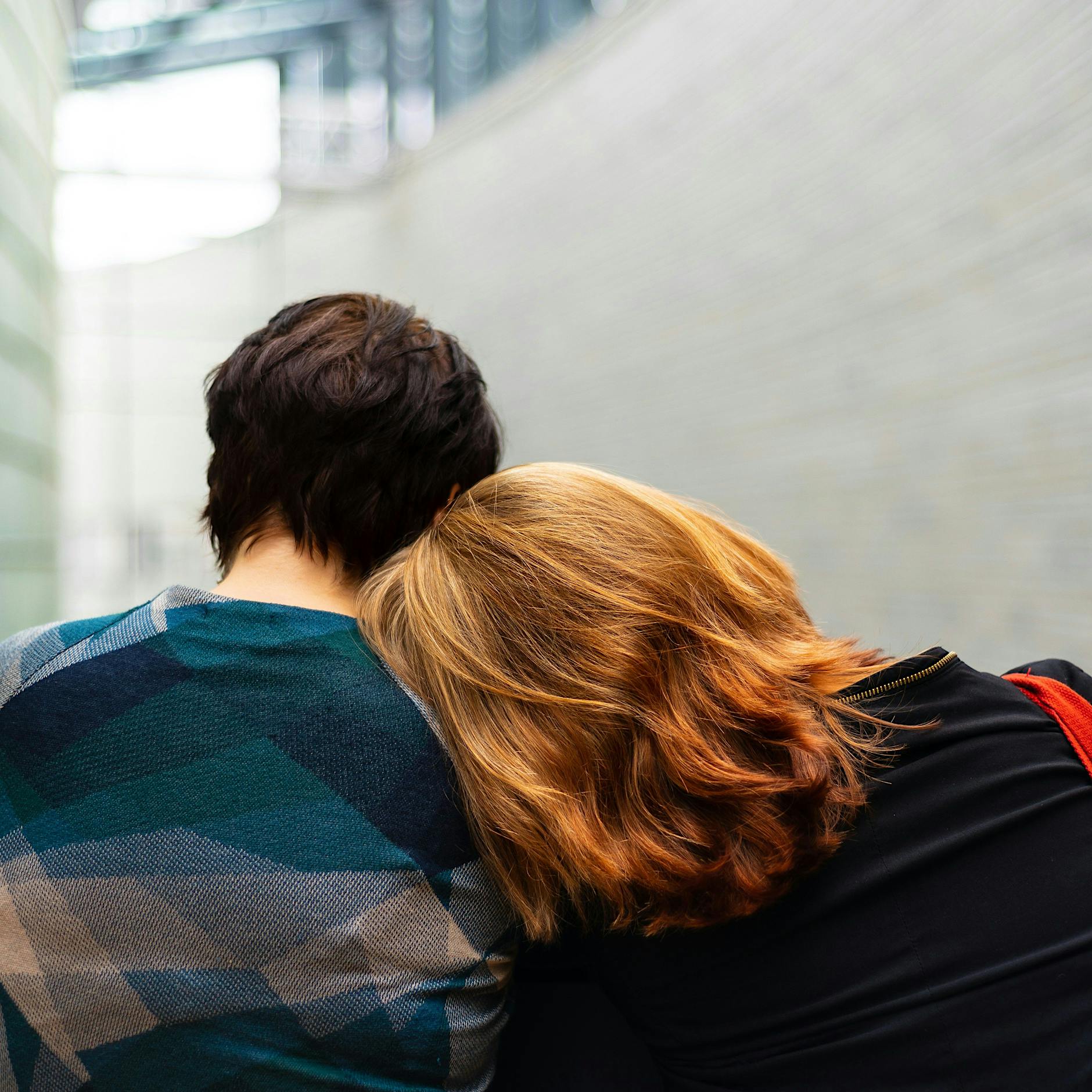 Die Buchautorinnen Wünsch und Stömer: „Nichts hilft wirklich beim Tod, außer das Miteinander“